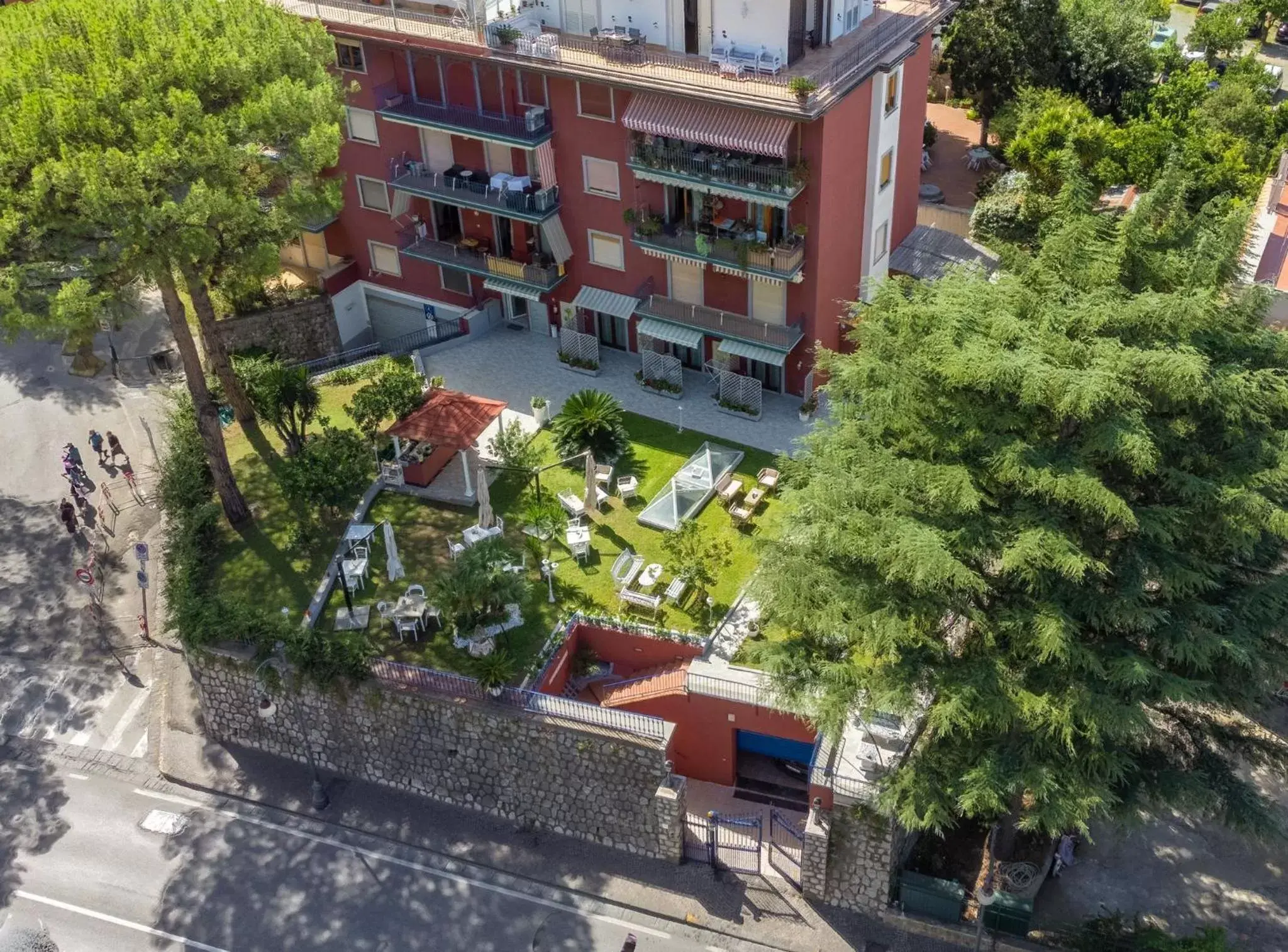 Property building, Bird's-eye View in Giardino Archeologico