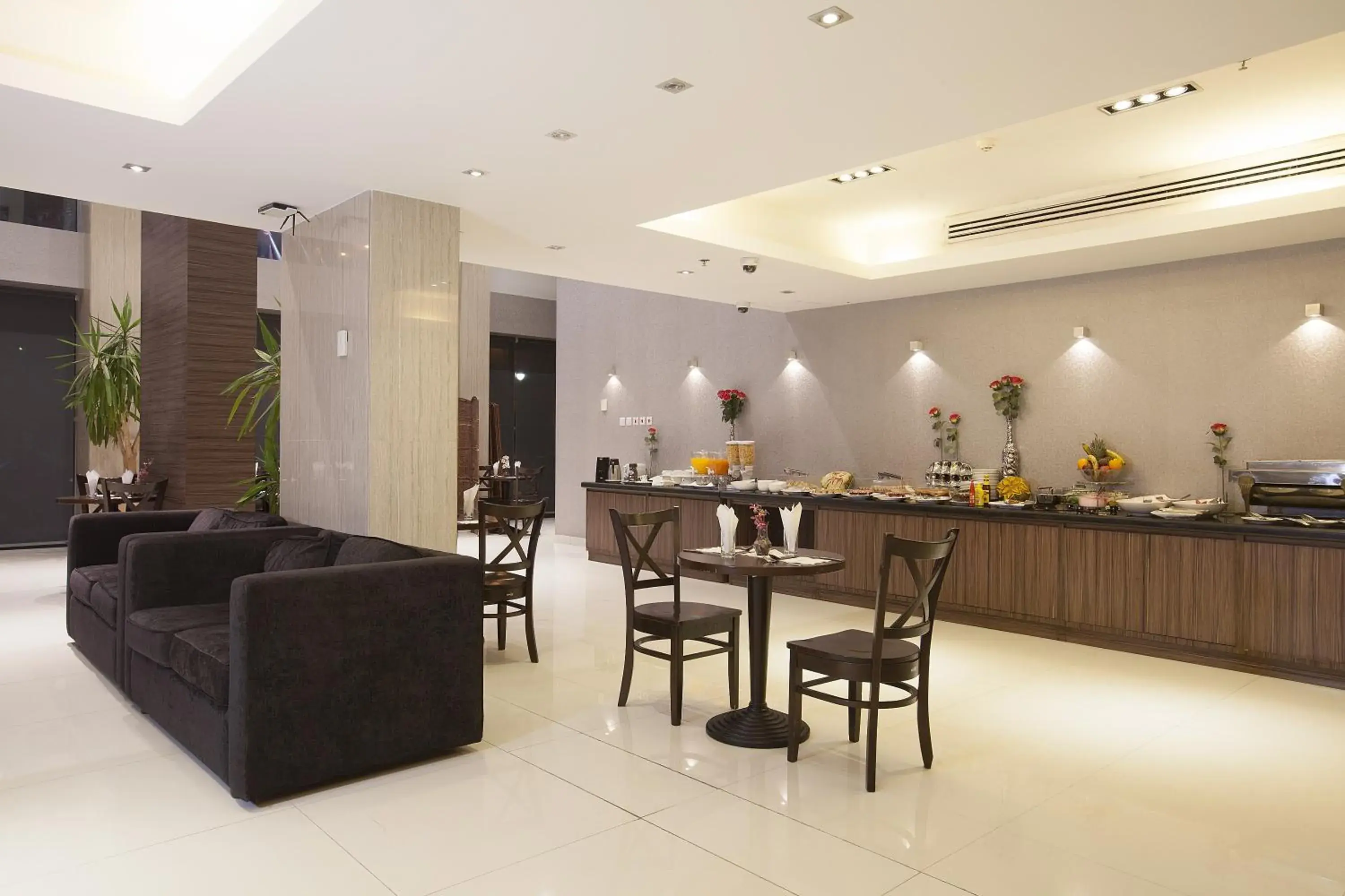 Restaurant/places to eat in Watheer Hotel Suite