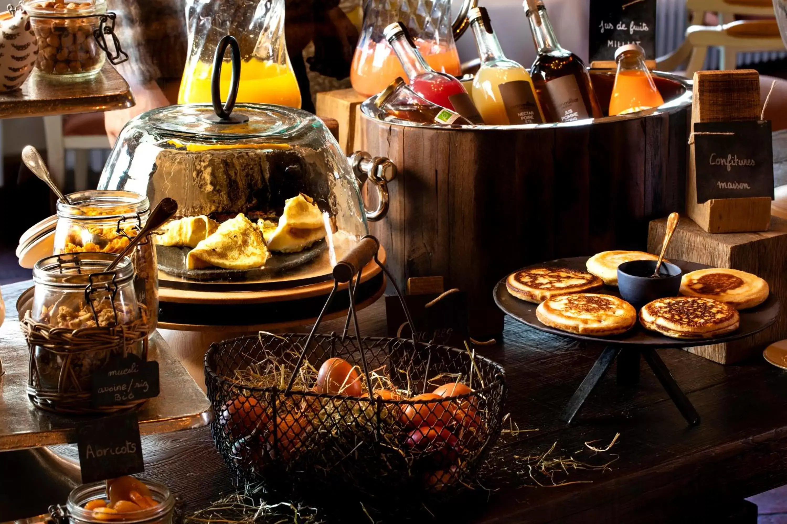 Buffet breakfast, Food in La Ferme Saint Simeon Spa - Relais & Chateaux