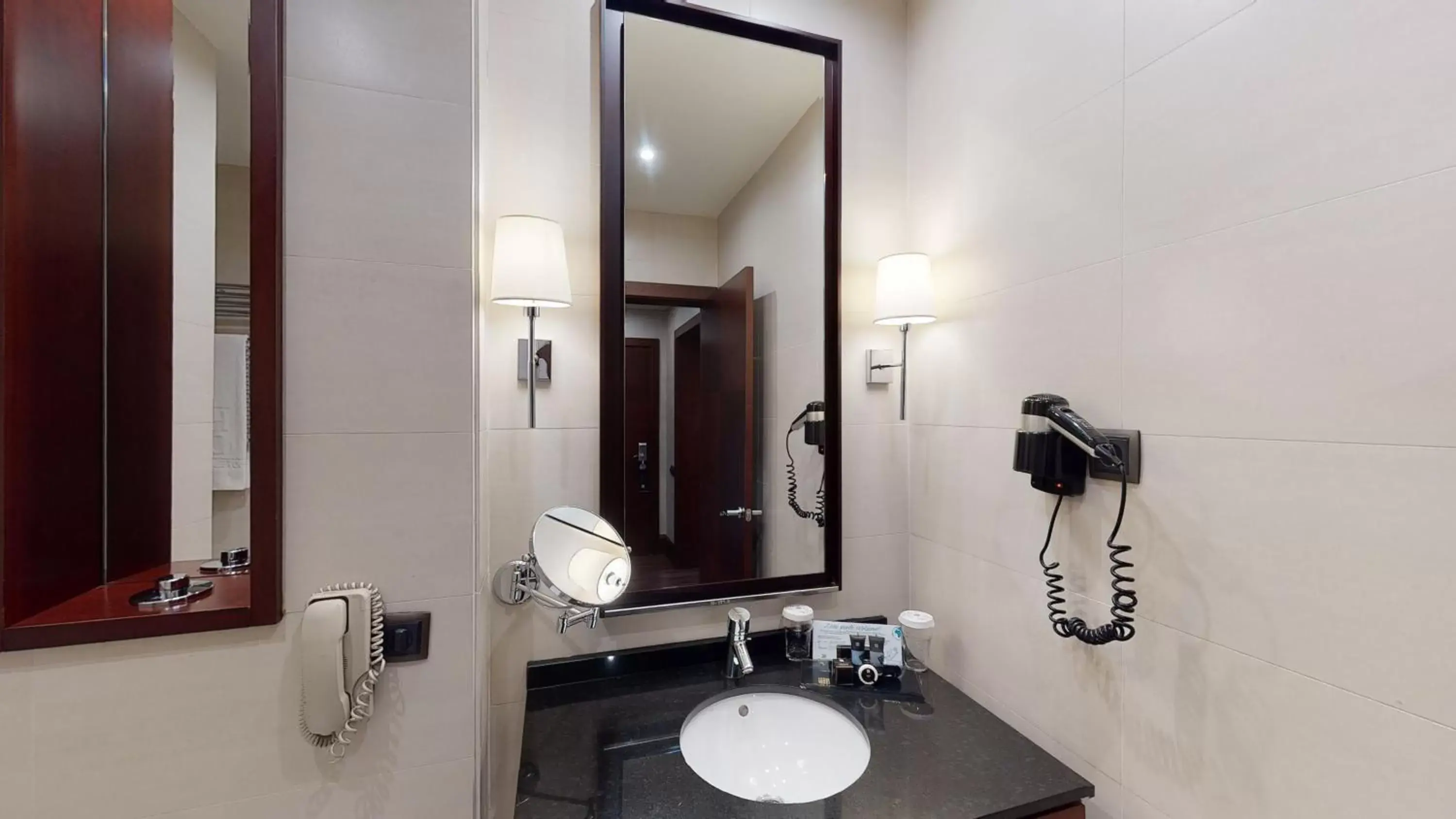 Bathroom in Hotel Barcelona Center