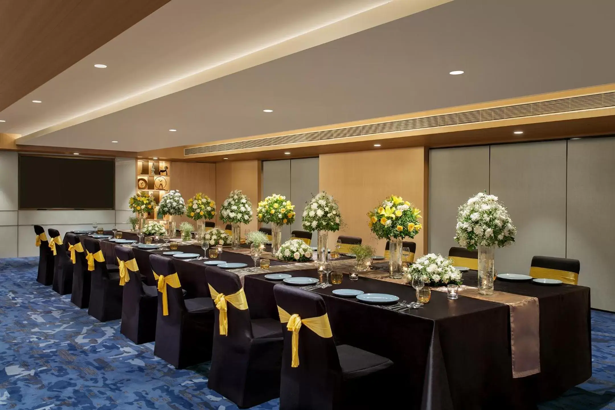 Banquet/Function facilities, Restaurant/Places to Eat in Novotel Ahmedabad