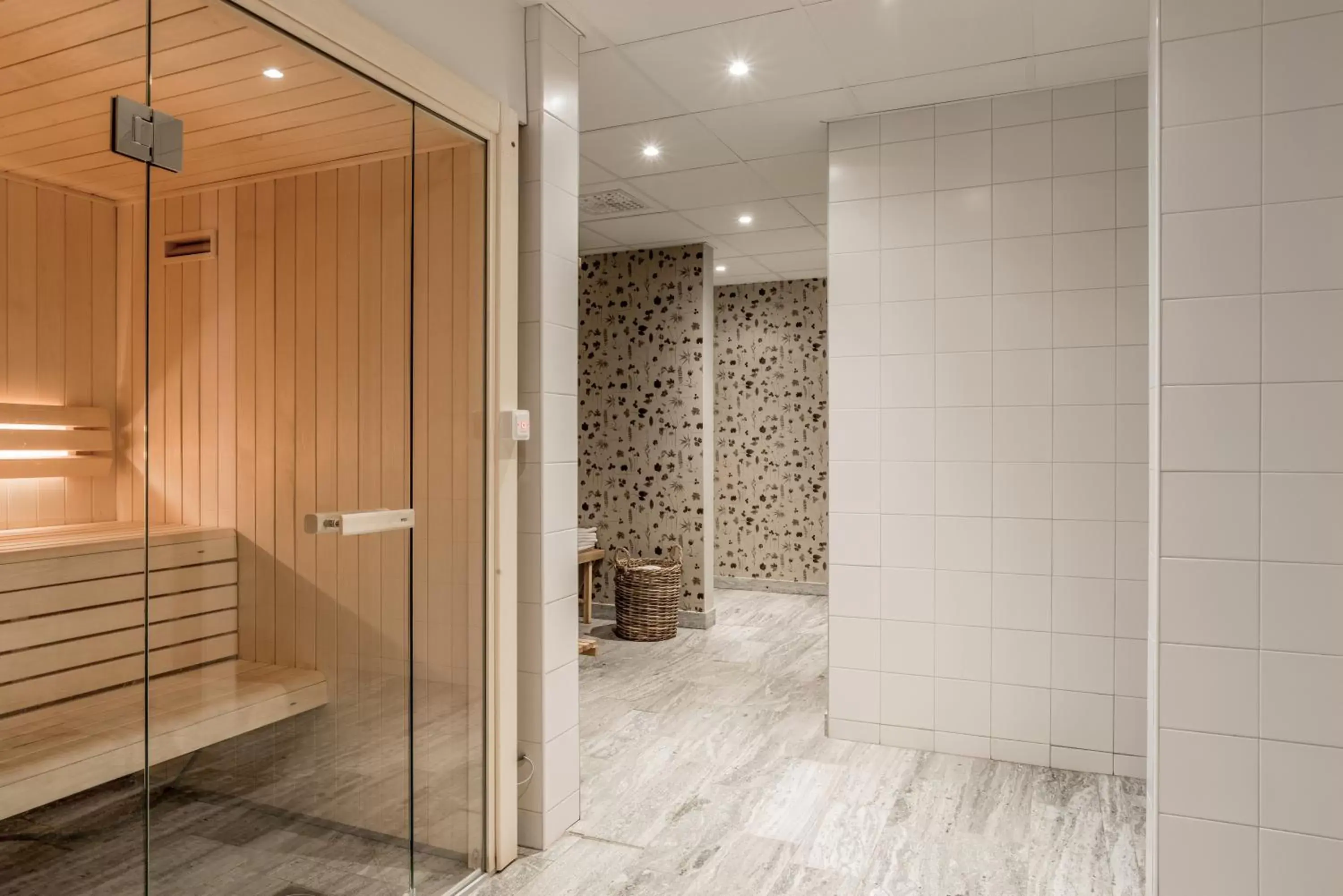 Sauna, Bathroom in Blommenhof Hotel