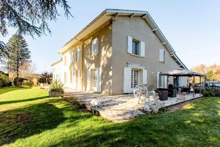 Property Building in Chambres d'hôtes de charme au REFUGE DU PEINTRE prés de St Emilion