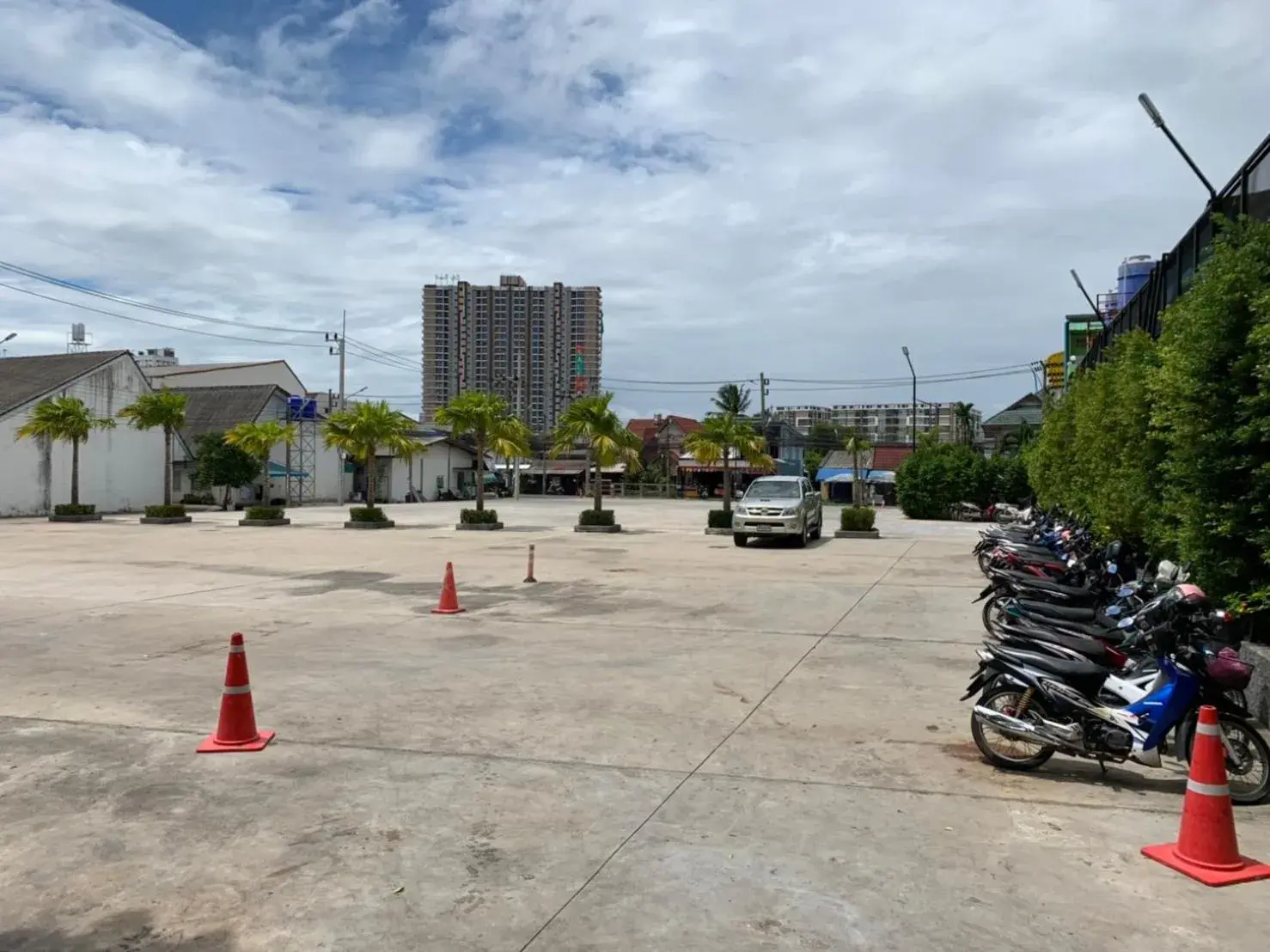 Parking in TONAOI GRAND HOTEL