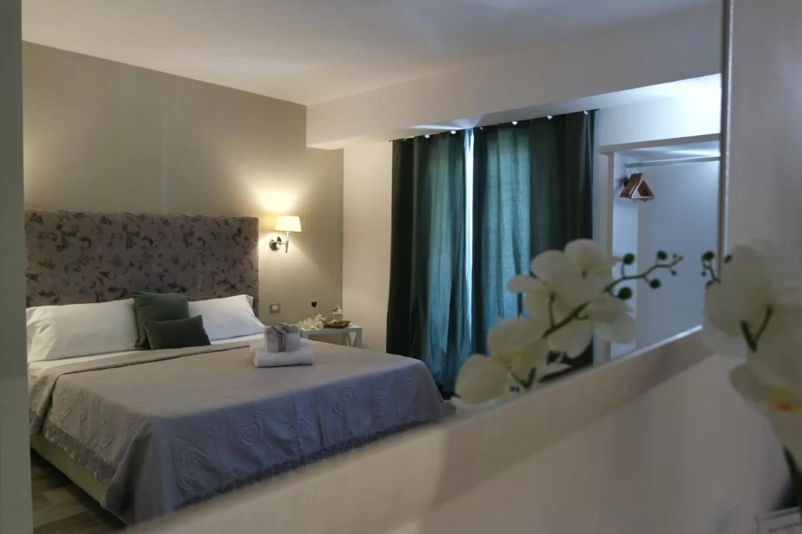 Photo of the whole room, Bed in Hotel Pompei Be Green