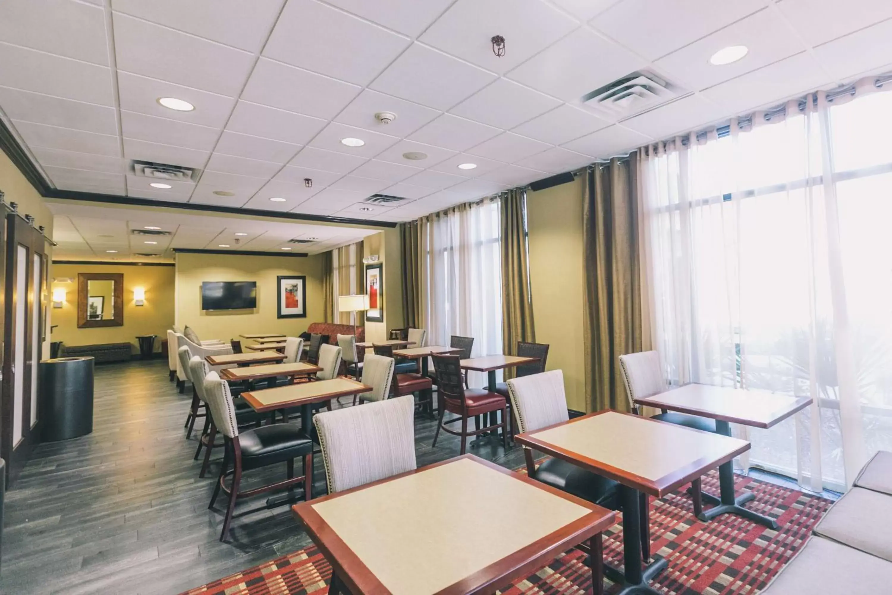 Dining area, Restaurant/Places to Eat in Hampton Inn Tallahassee-Central