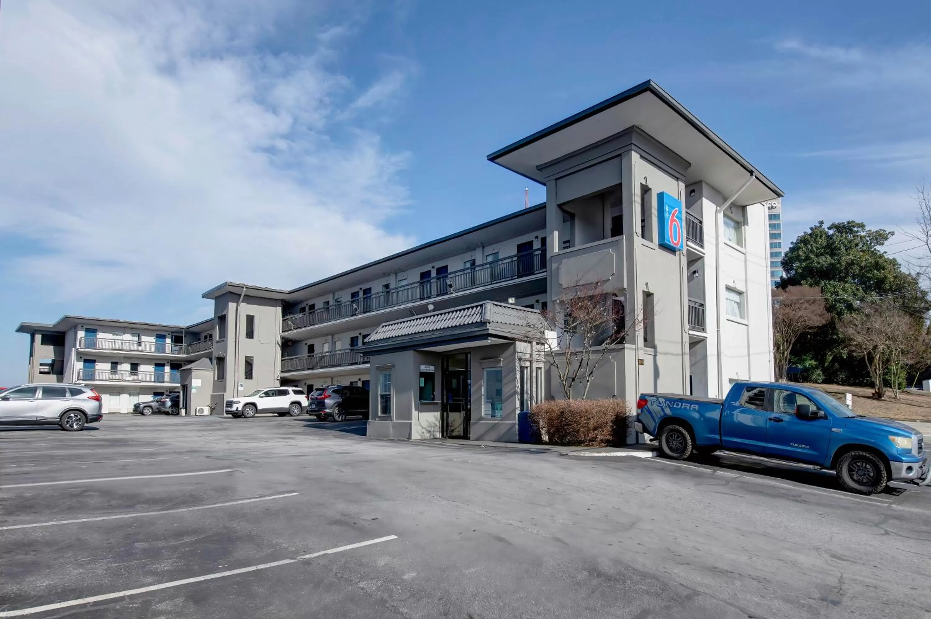 Property building in Motel 6 Atlanta, Ga - Midtown