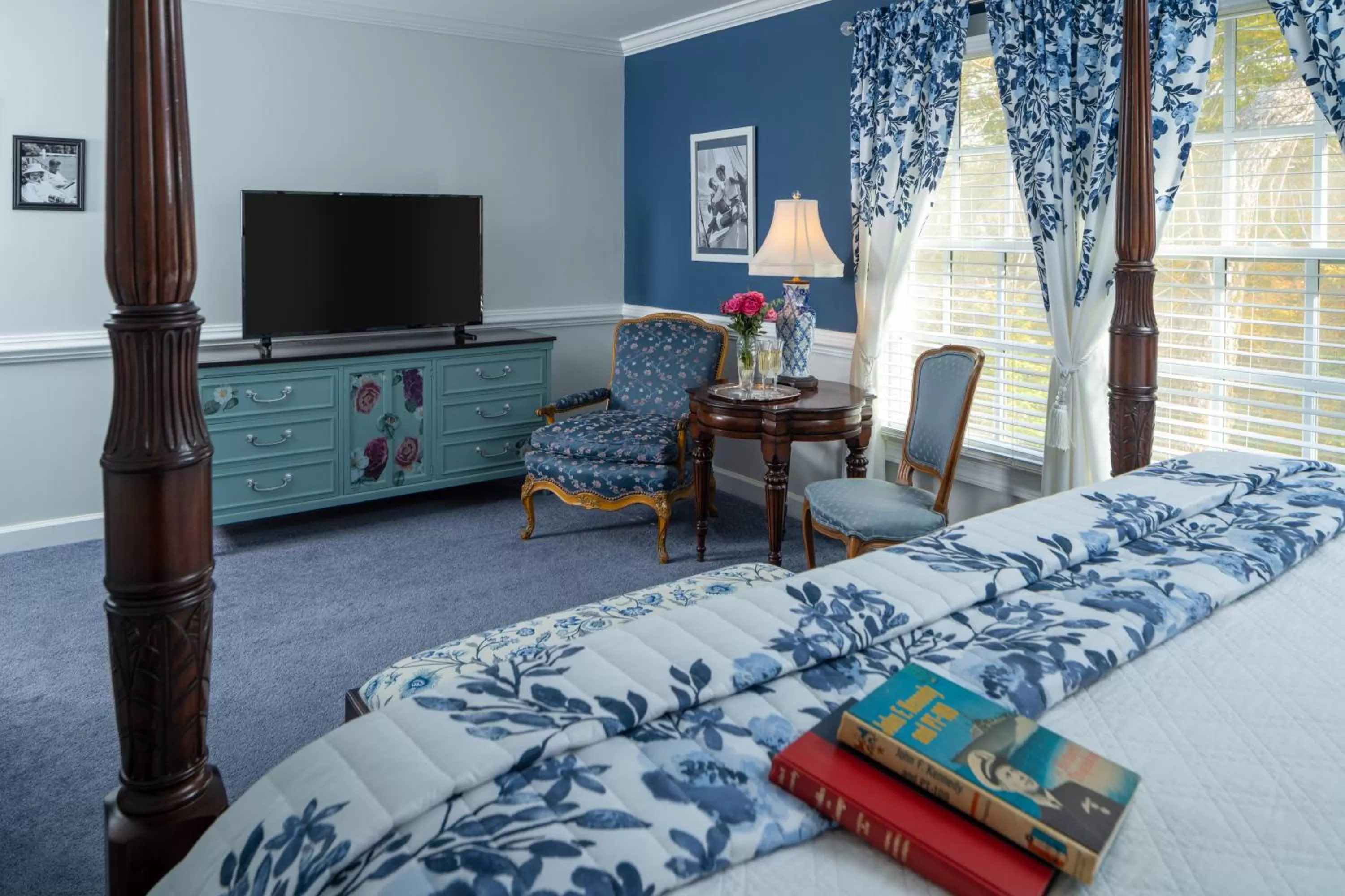 Bed in A Williamsburg White House Inn