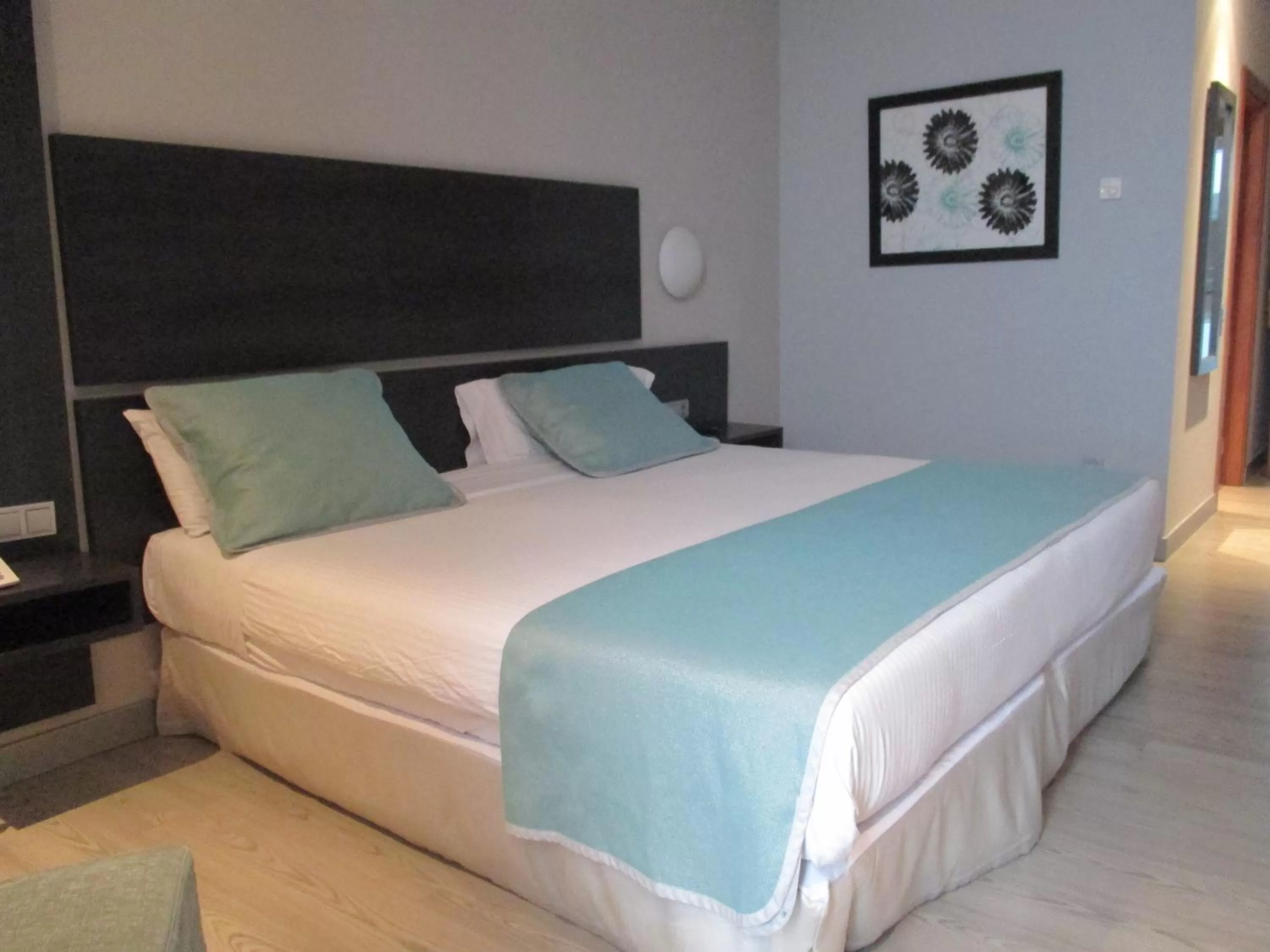Photo of the whole room, Bed in Hotel Ciudad de Ponferrada, Ascend Hotel Collection