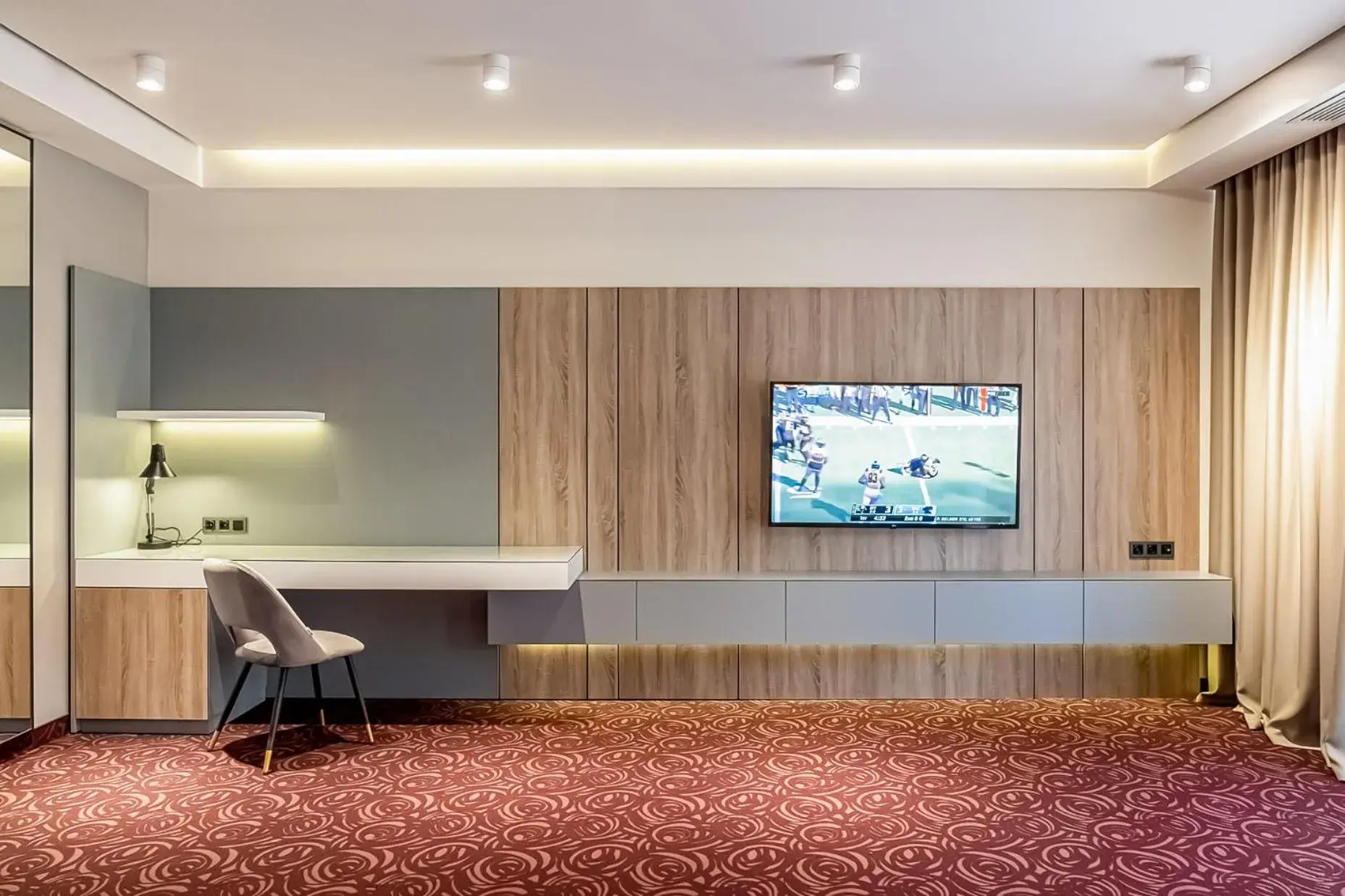 TV and multimedia, TV/Entertainment Center in Best Western Plus Paradise Hotel Dilijan