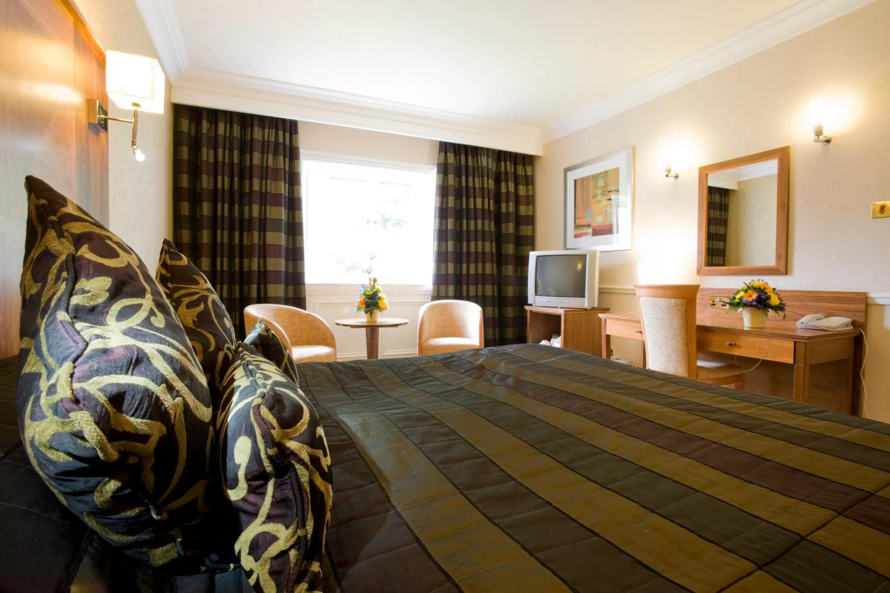 Photo of the whole room, Bed in Quorn Country Hotel Leicester