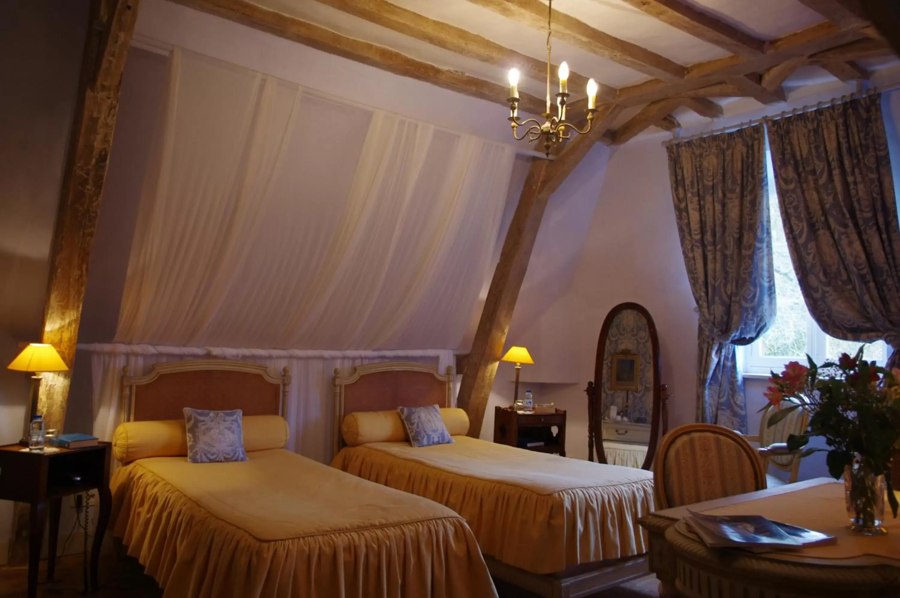 Bed in Domaine De Chatenay - Le Mans