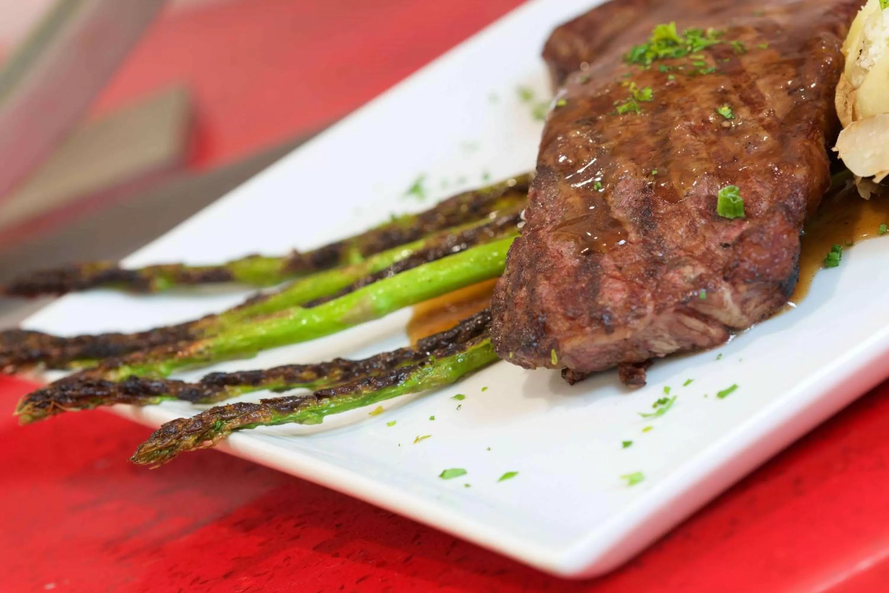 Restaurant/places to eat in Embassy Suites by Hilton Detroit - Livonia/Novi