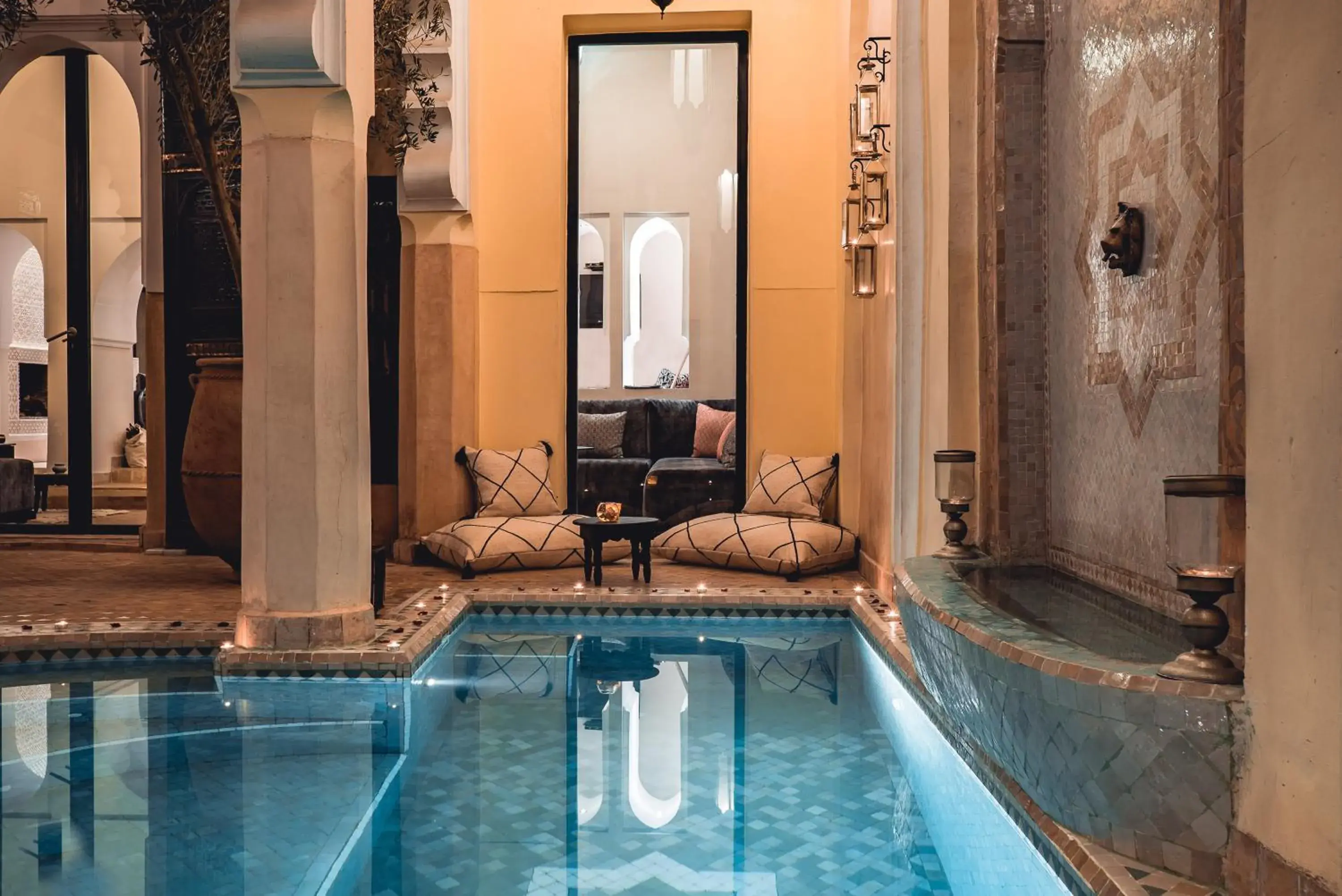 Hot Tub, Swimming Pool in Riad Ambre et Epices