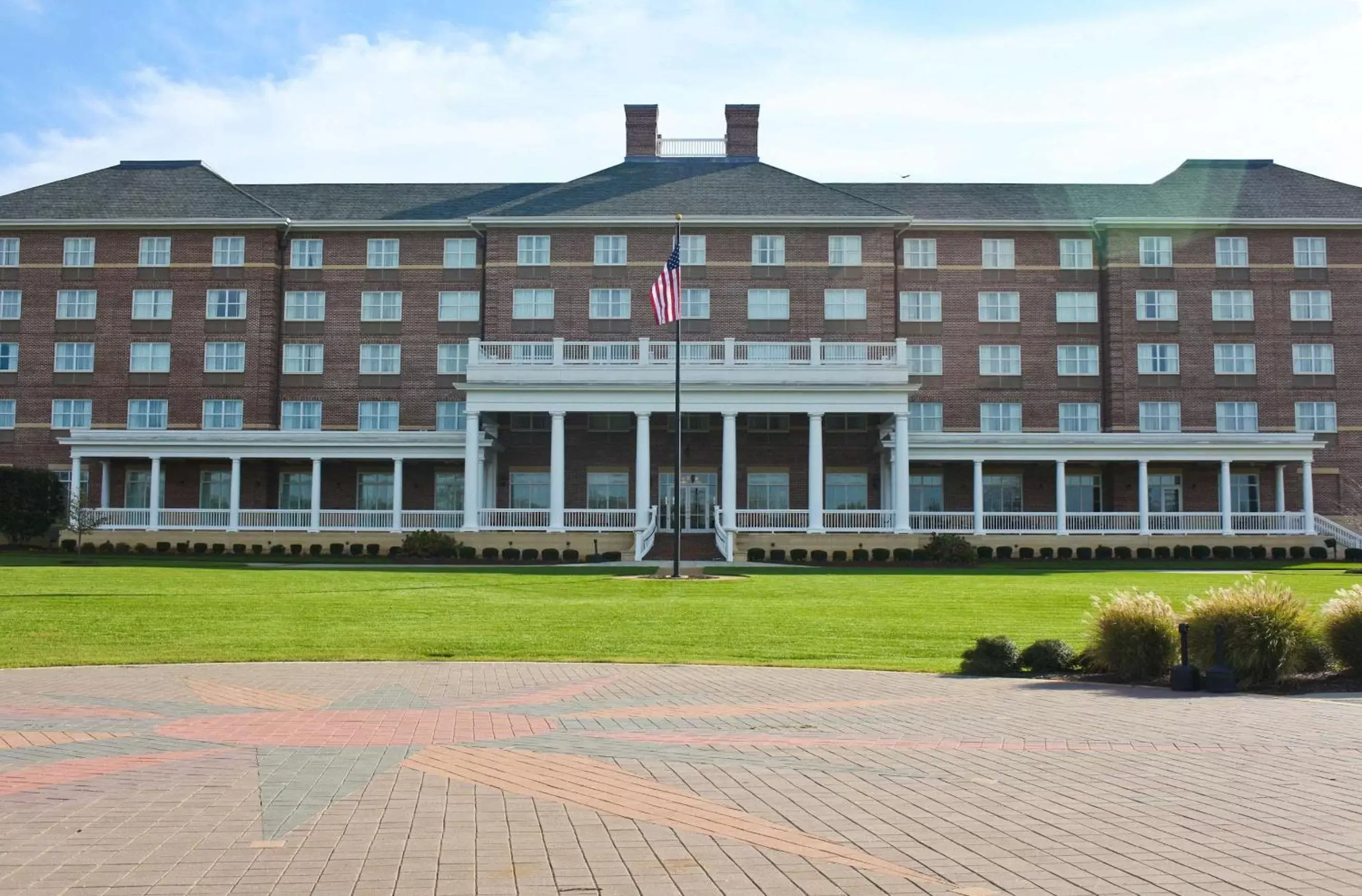 Property Building in Hilton Garden Inn Suffolk Riverfront