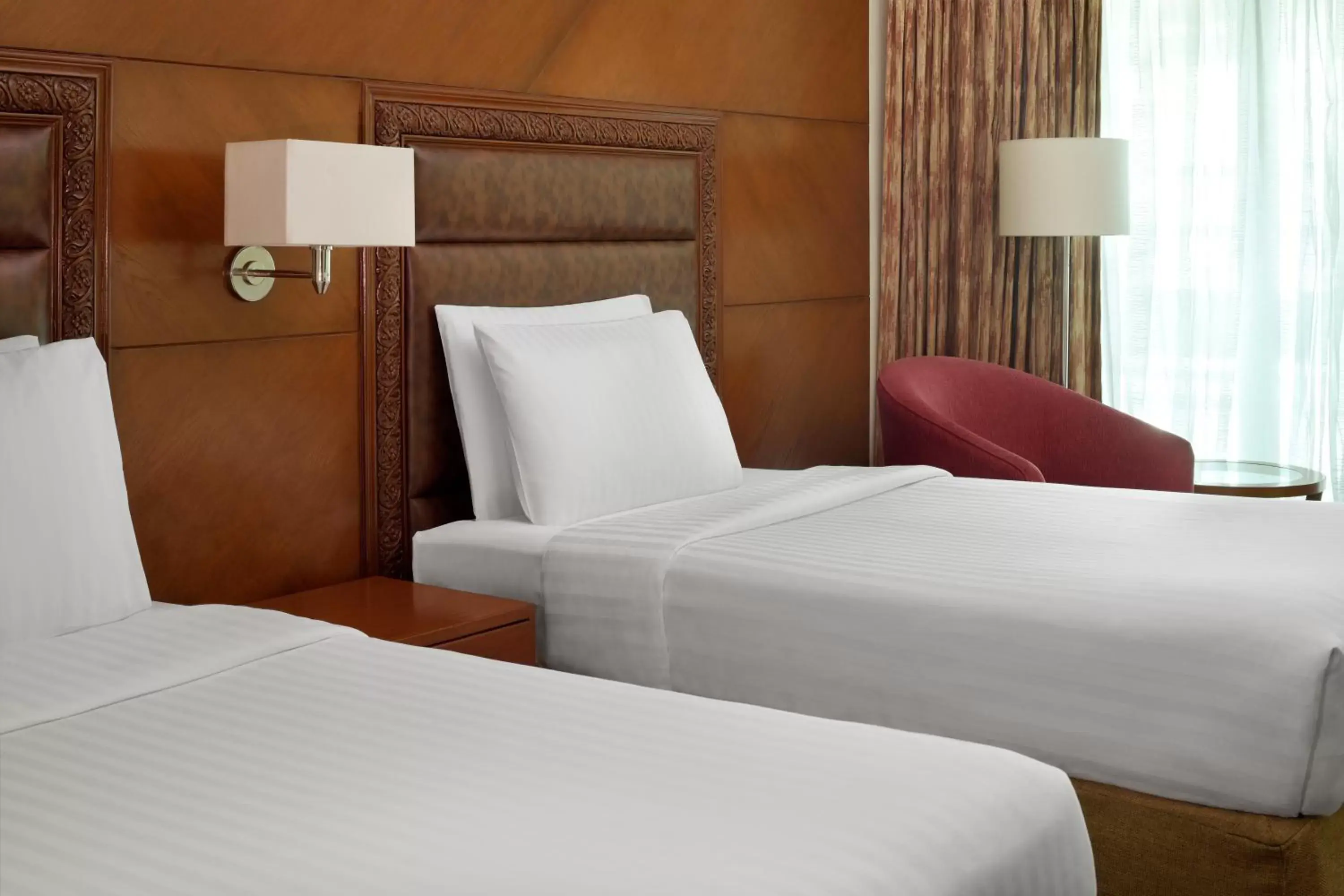 Bedroom, Bed in Mövenpick Hotel Karachi