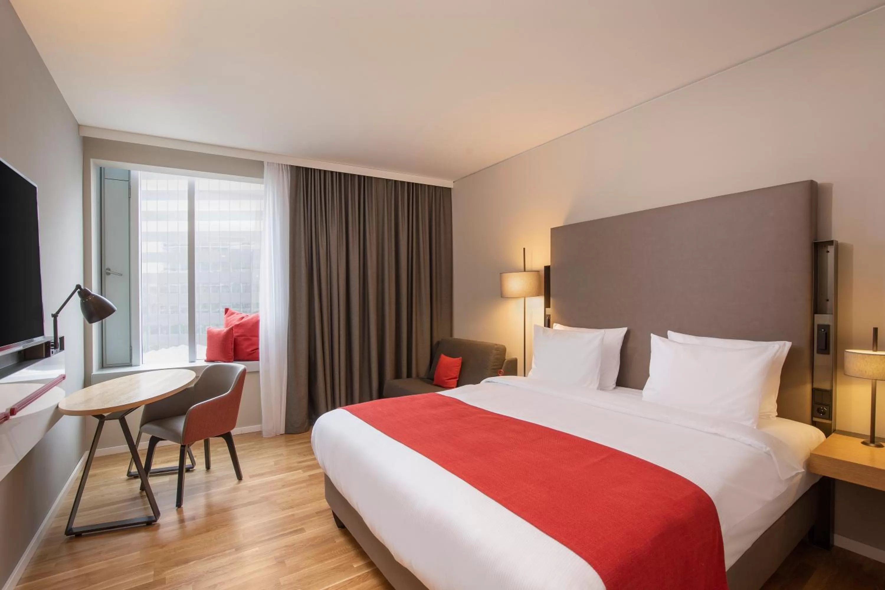 Photo of the whole room, Bed in Holiday Inn Hamburg - City Nord by IHG
