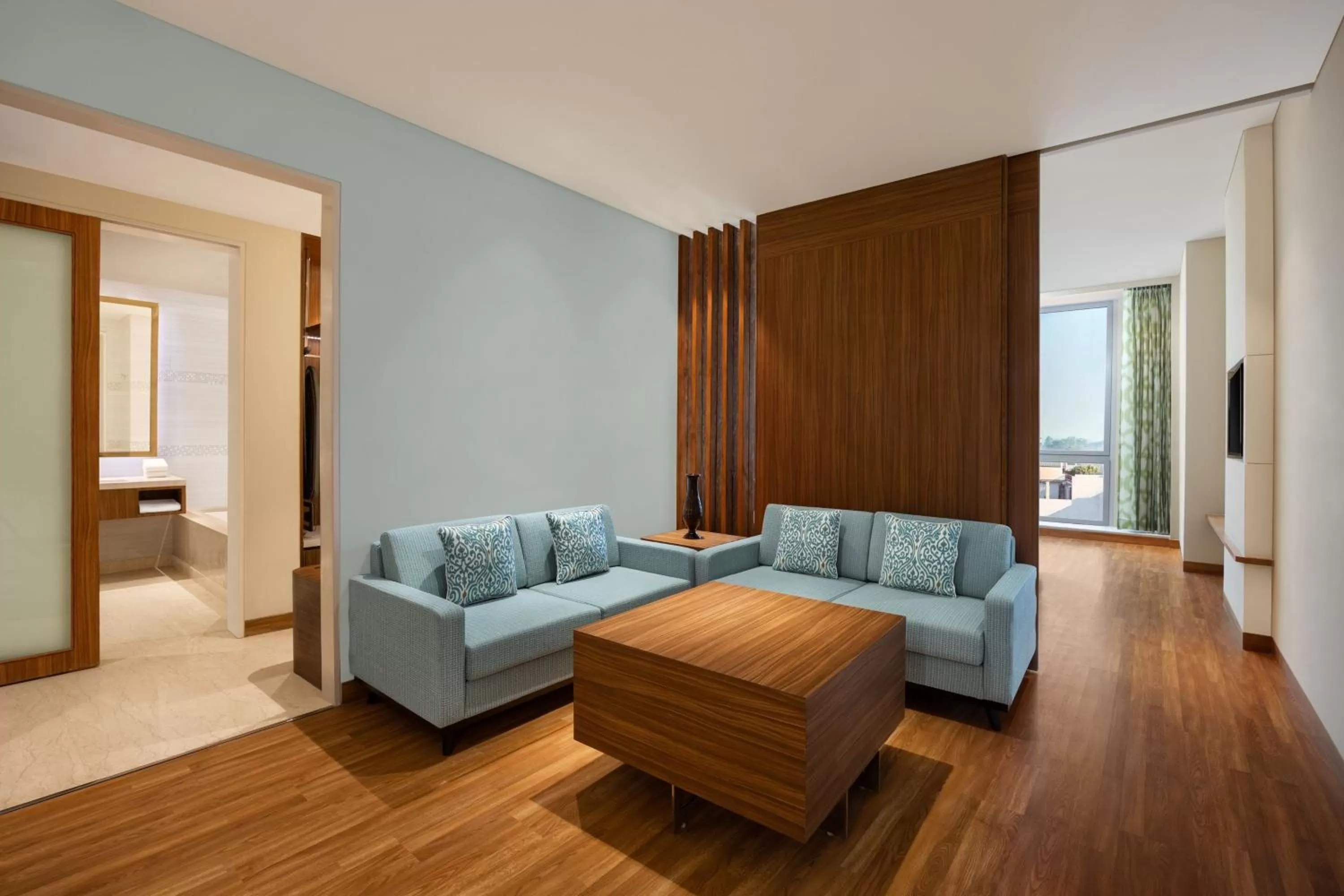 Photo of the whole room, Bed in Fairfield by Marriott Agra