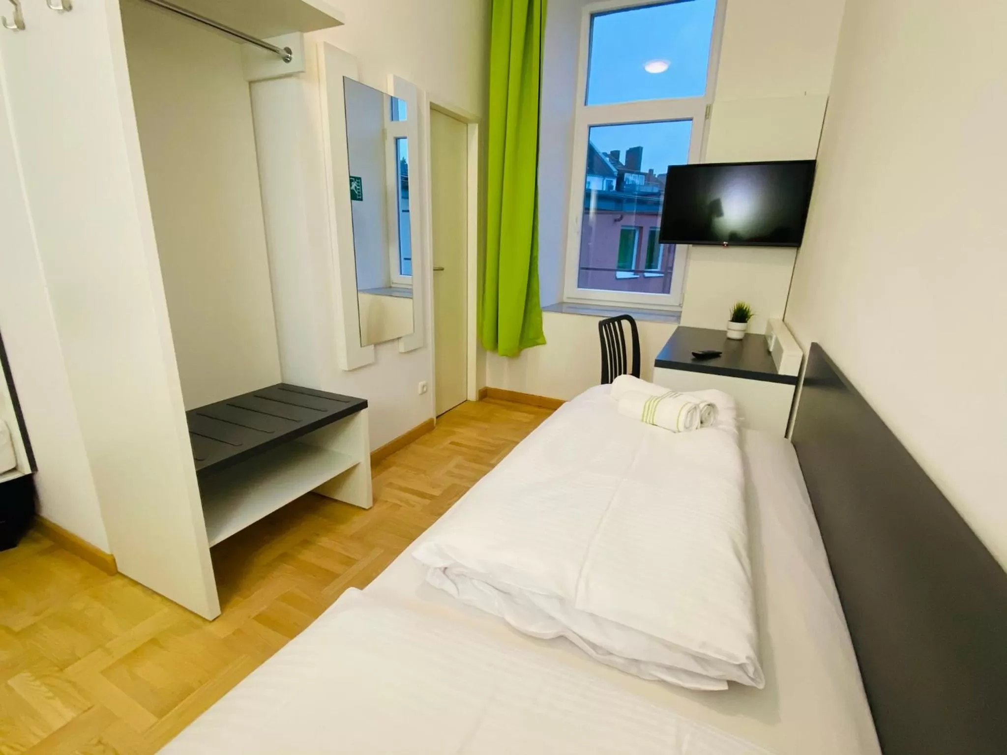 Bed in bestprice Hotel Aachen Hauptbahnhof