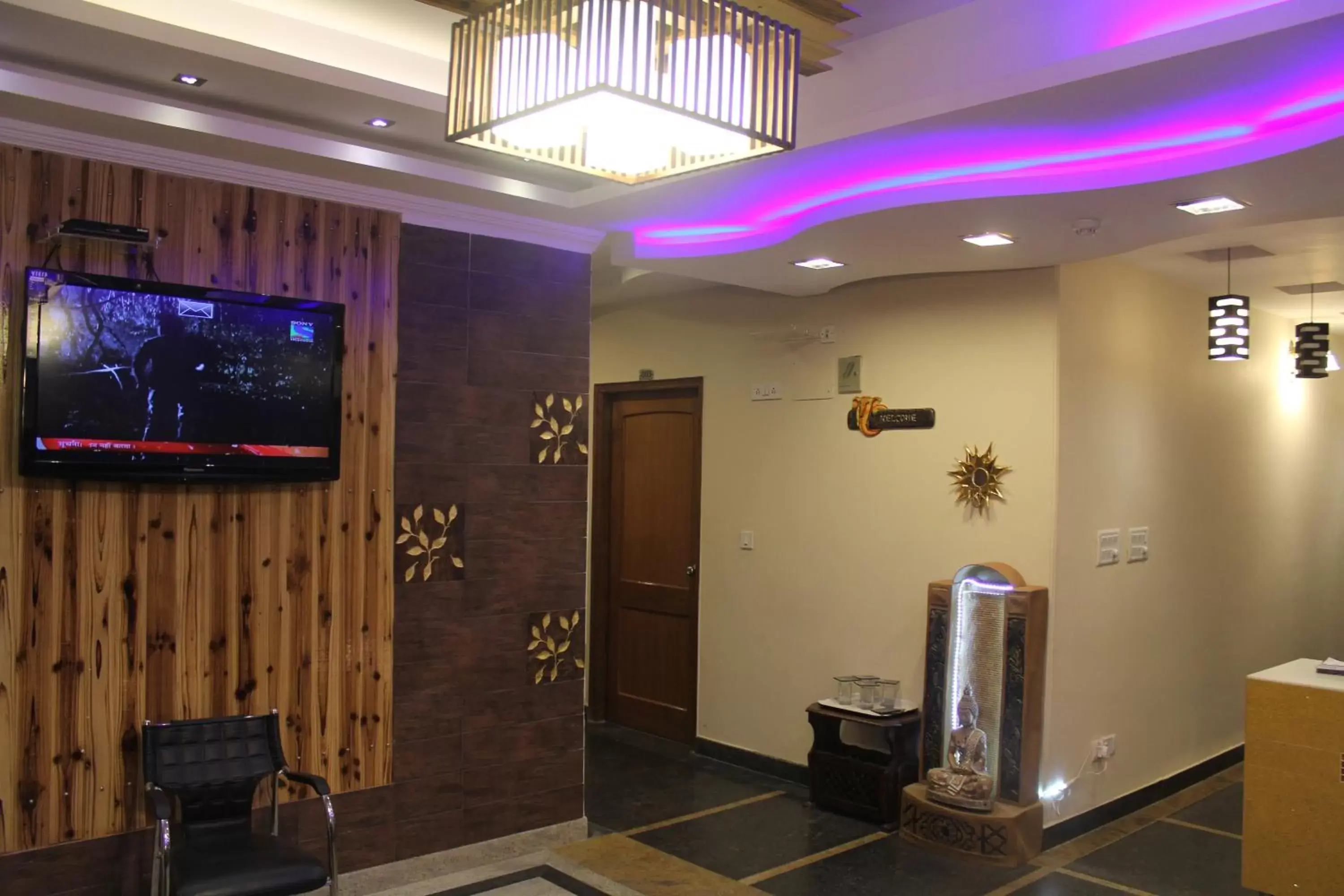 Lobby or reception, TV/Entertainment Center in Hotel Persona International