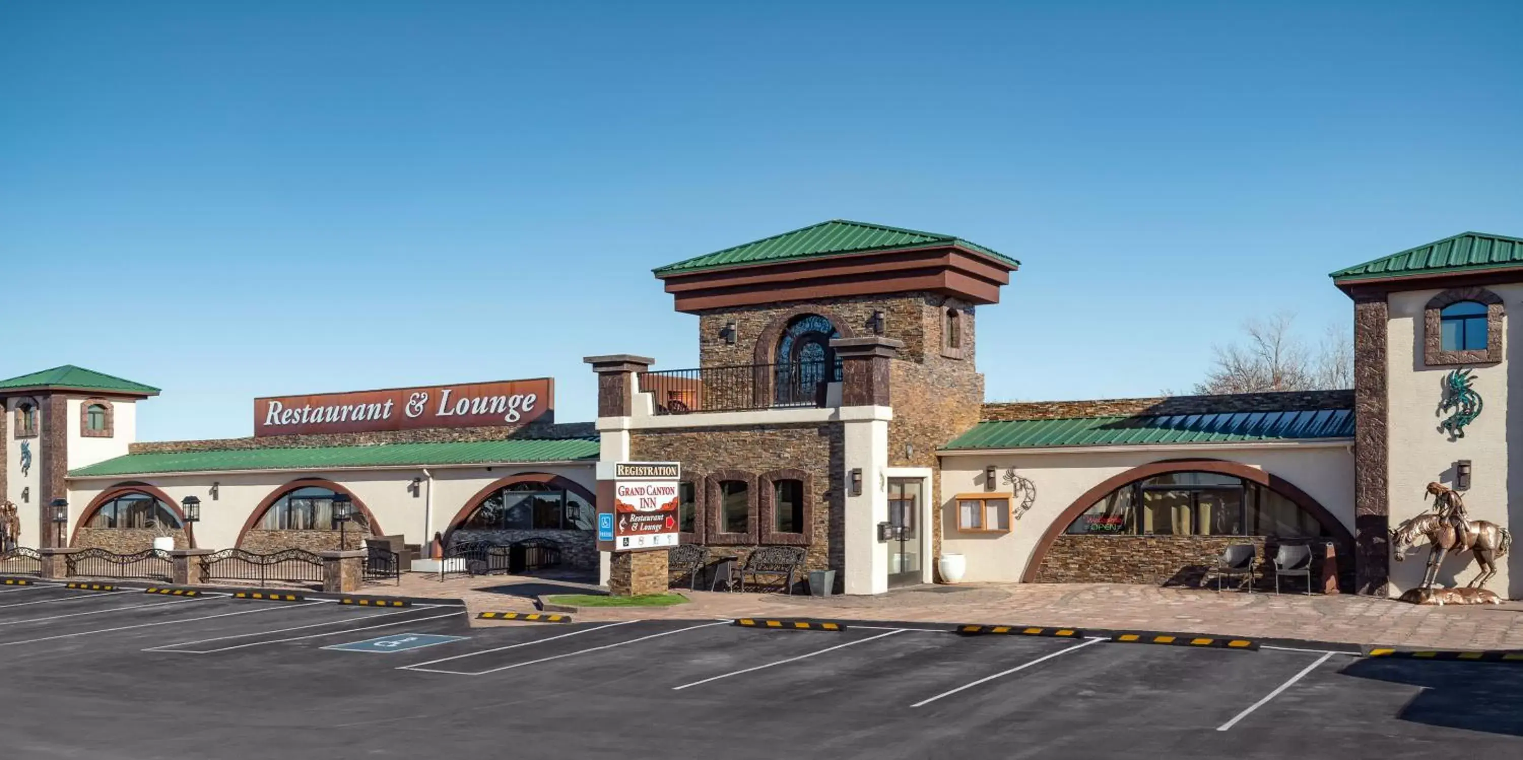 Property Building in Grand Canyon Inn and Motel - South Rim Entrance