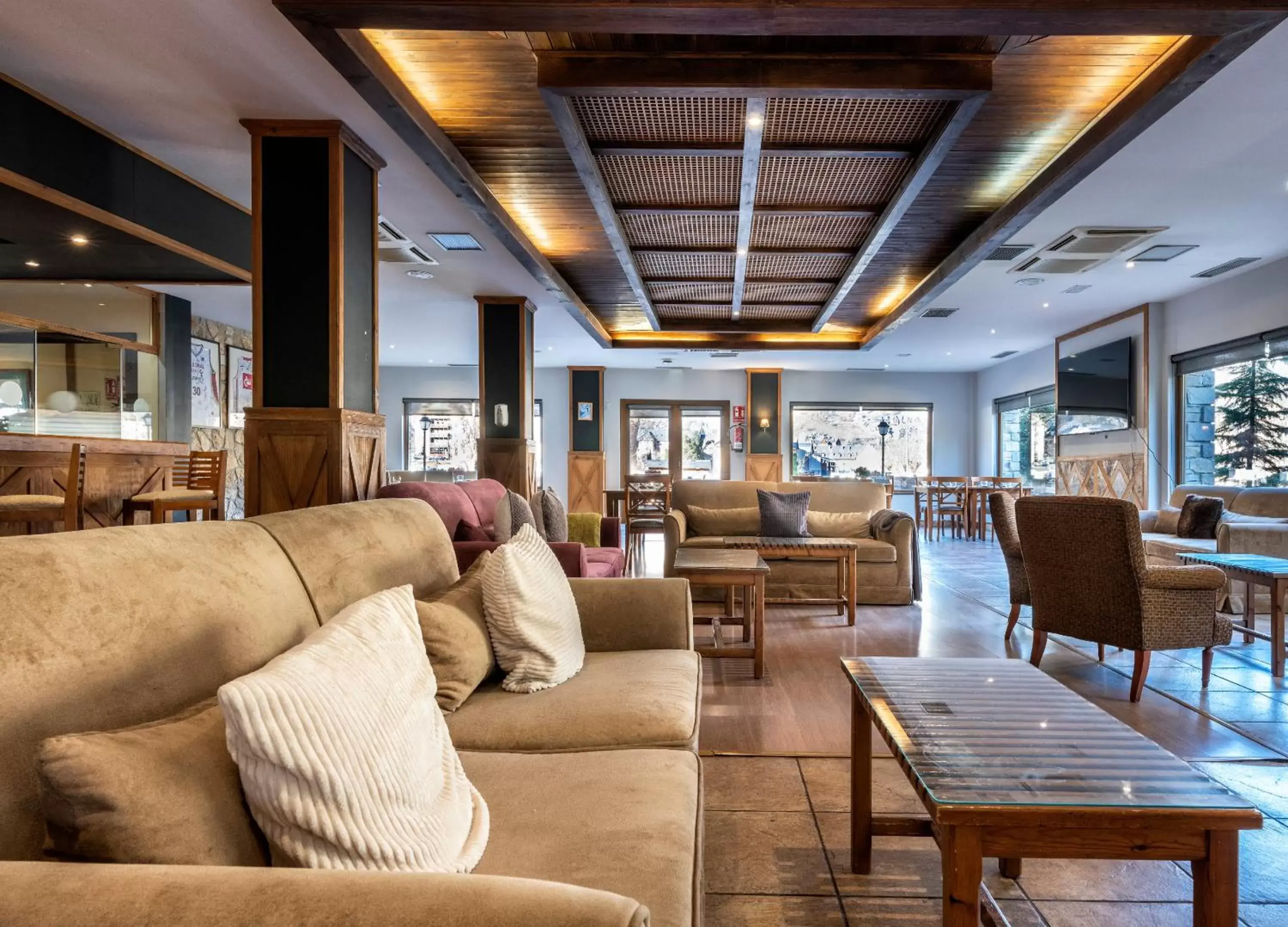 Living room in Hotel Vielha Val d'Aran, Affiliated by Meliá Living room in Hotel Vielha Val d'Aran, Affiliated by Meliá
