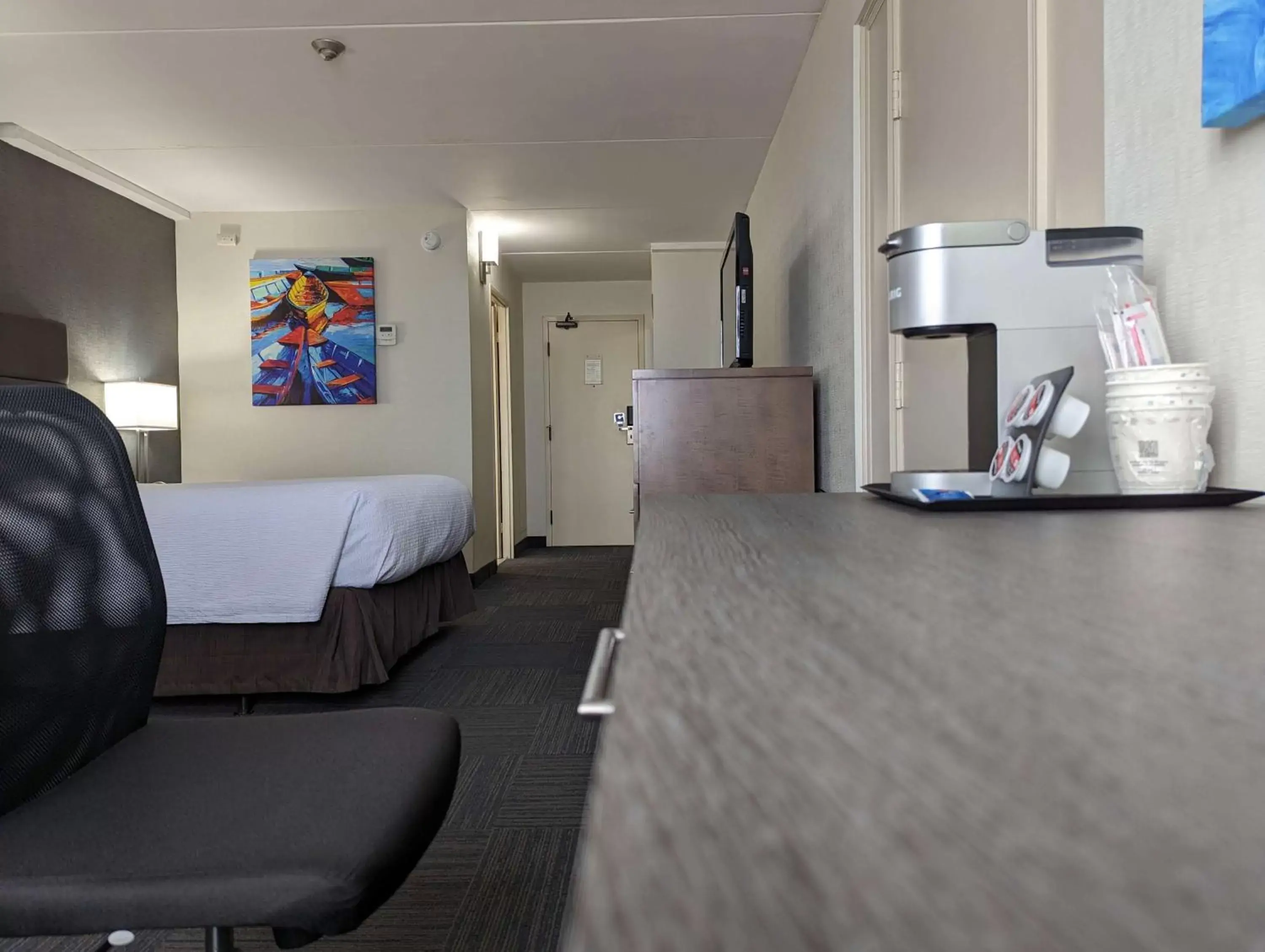 Bedroom, Seating Area in Best Western Plus Toronto Airport Hotel