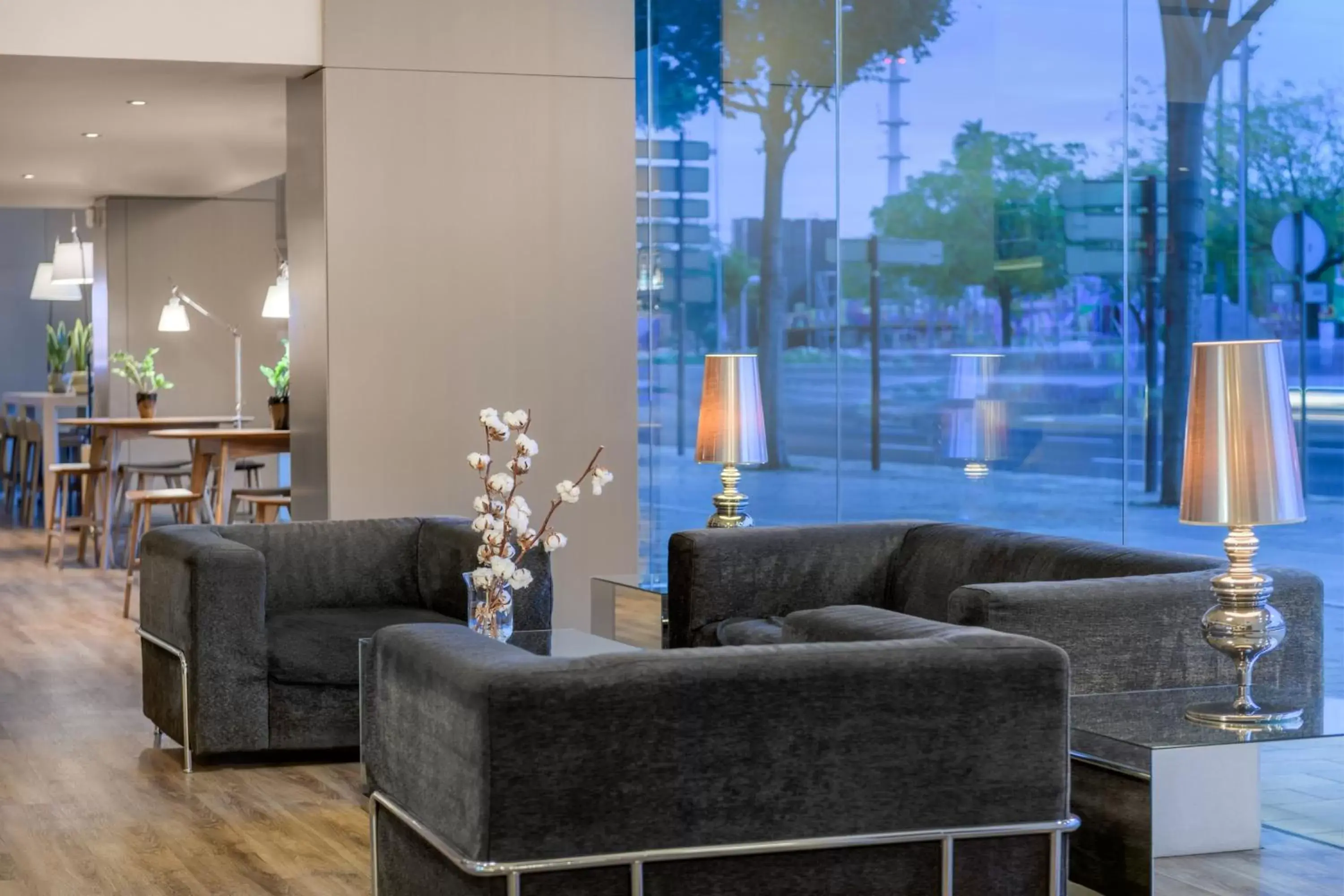 Lounge or bar, Seating Area in AC Hotel Córdoba by Marriott