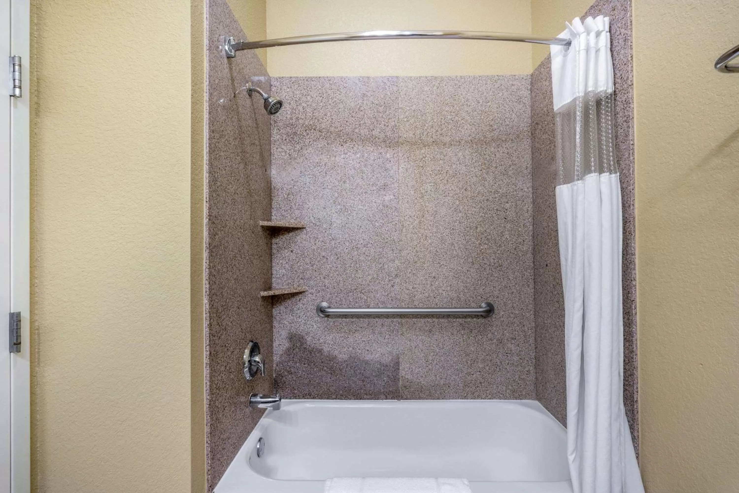 Bathroom in La Quinta by Wyndham Vicksburg