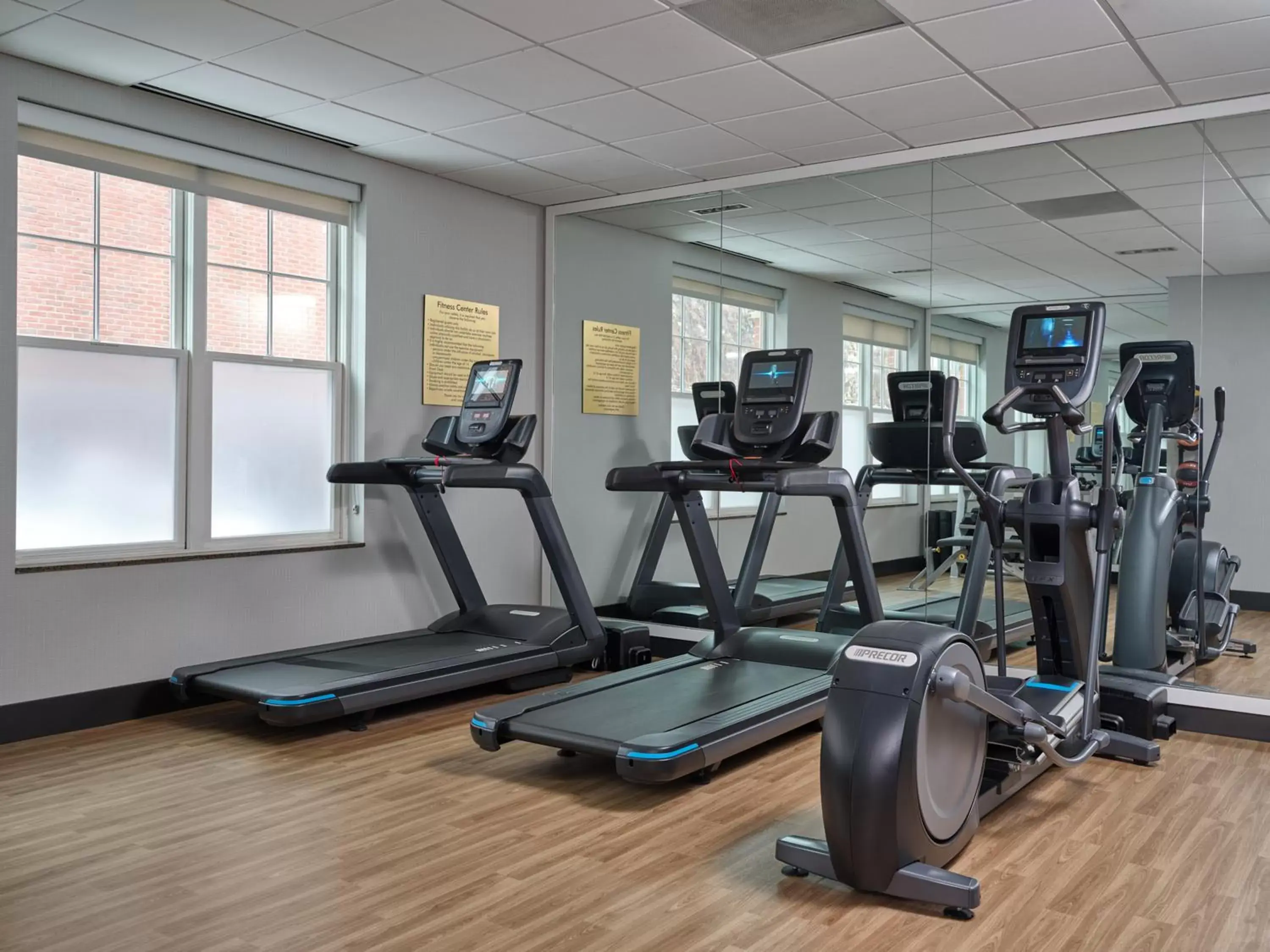 Fitness centre/facilities, Fitness Center/Facilities in Six South St. Hotel