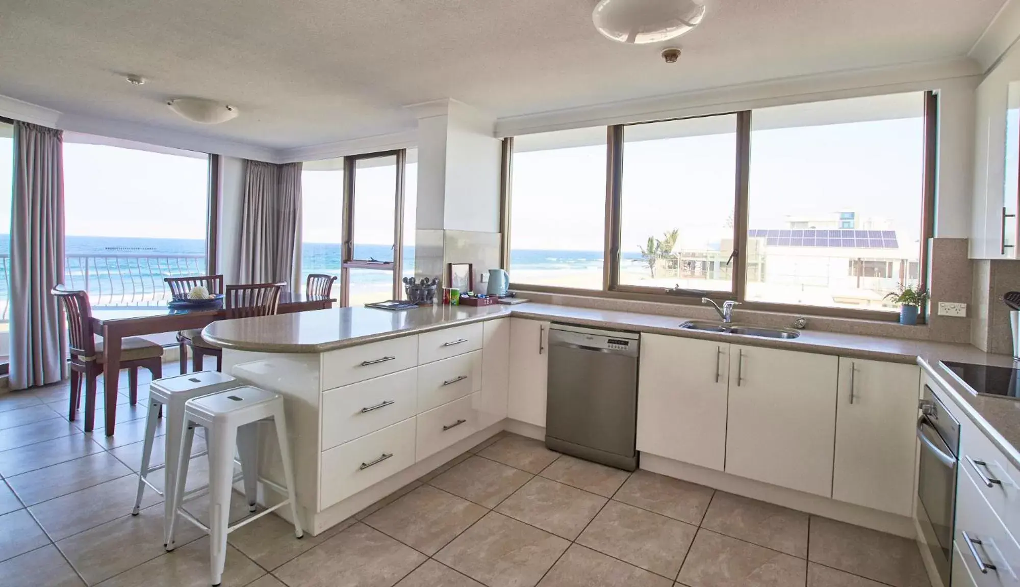 Kitchen/Kitchenette in Albatross North Apartments