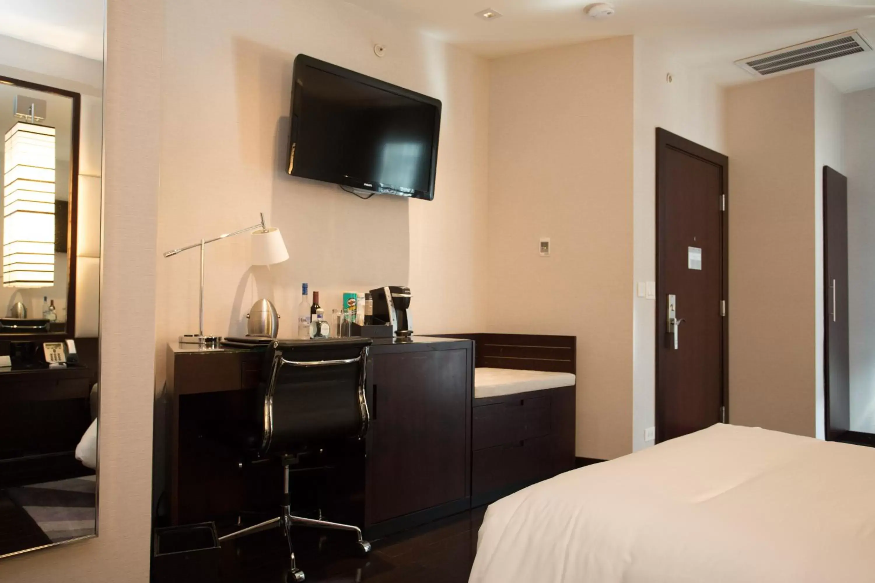 TV and multimedia, Bed in Ivy Boutique Hotel TV and multimedia, Bed in Ivy Boutique Hotel