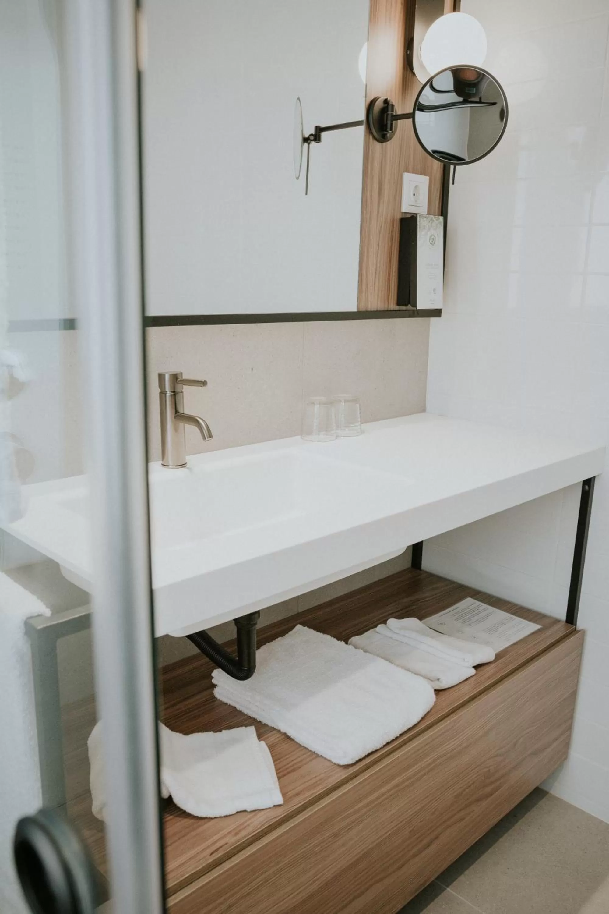 Bathroom, Bed in Catalina Plaza Hotel Sostenible