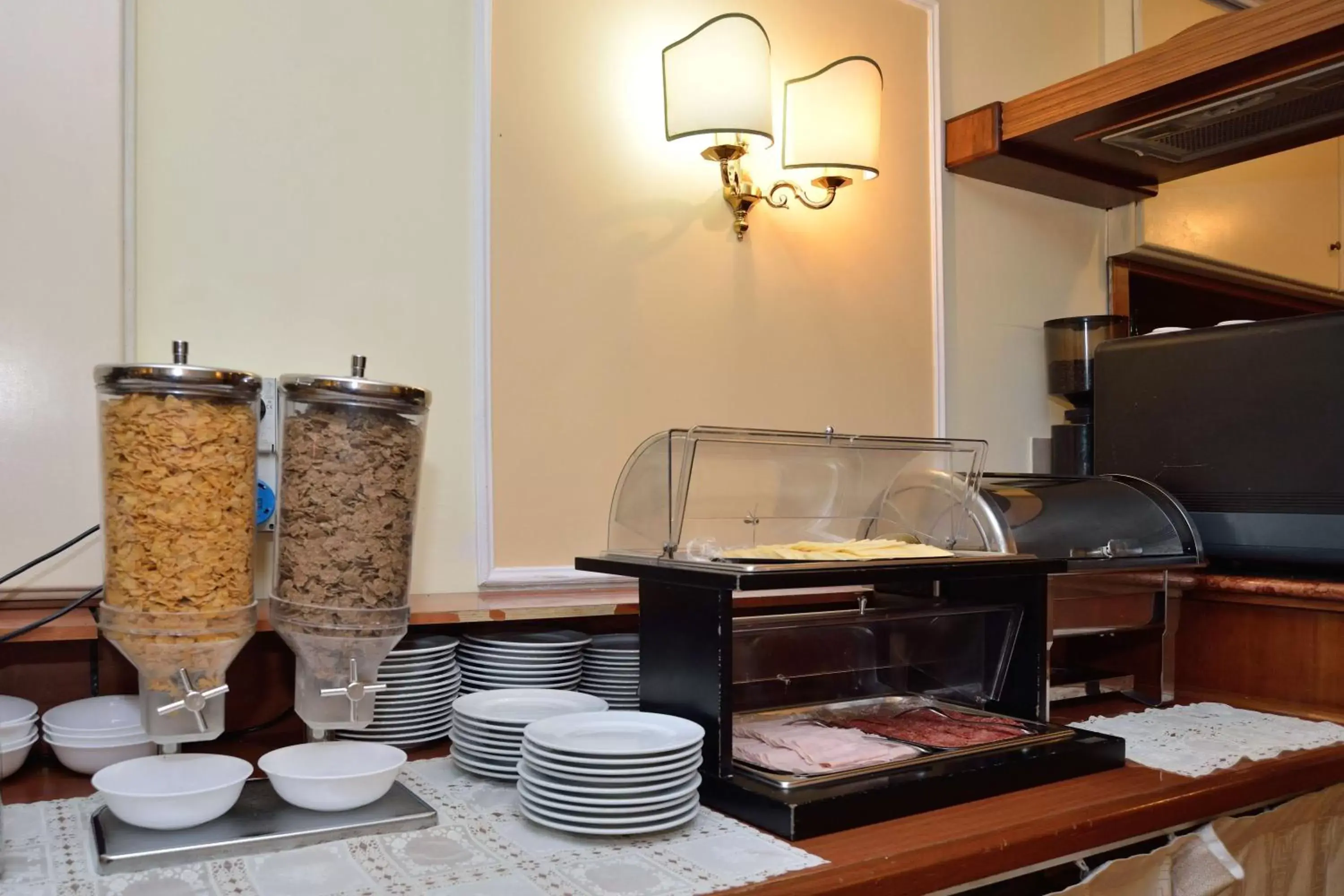 Food and drinks, Kitchen/Kitchenette in Hotel Hiberia