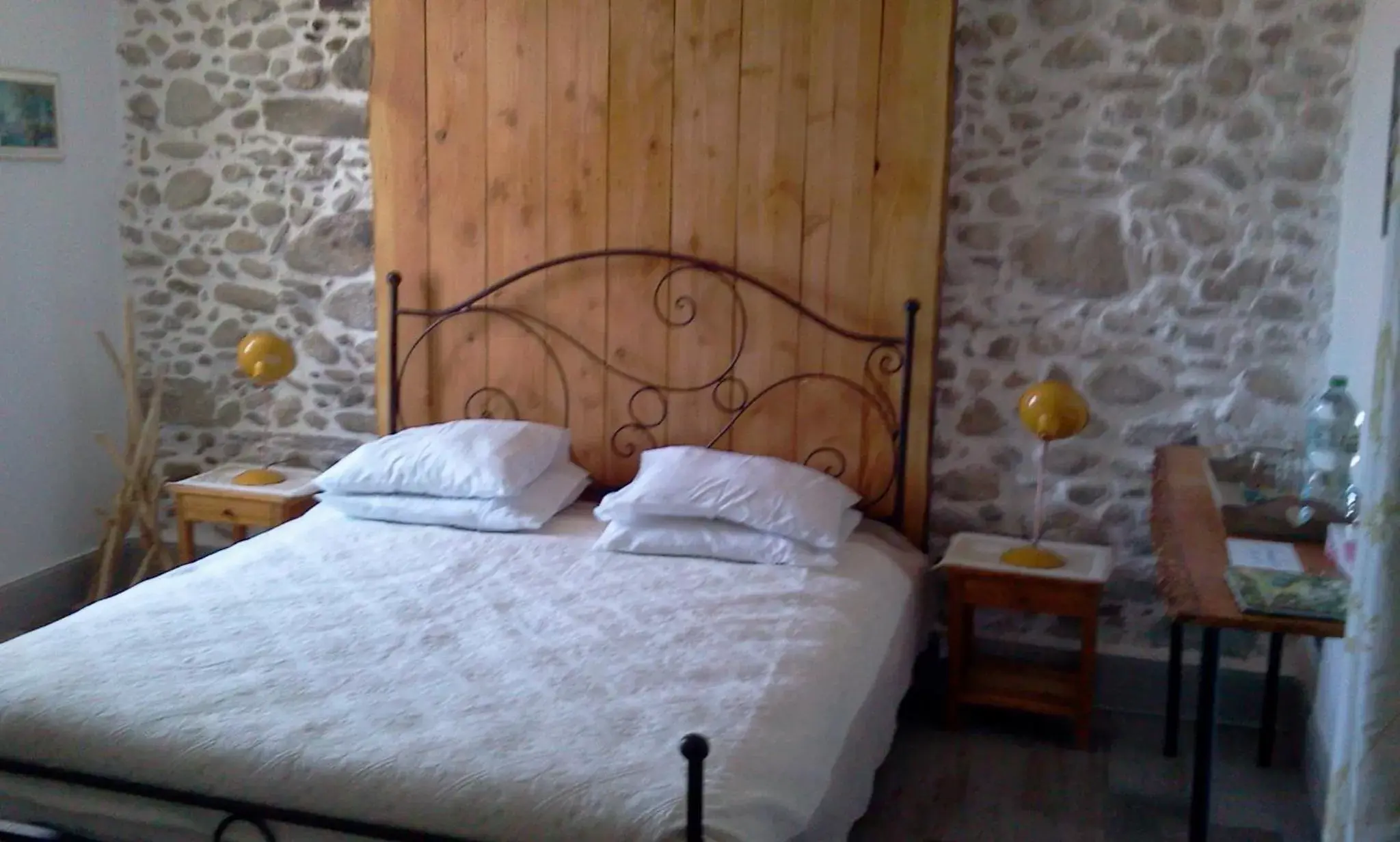 Bed in Maison de ville au pied de la Montagne Noire