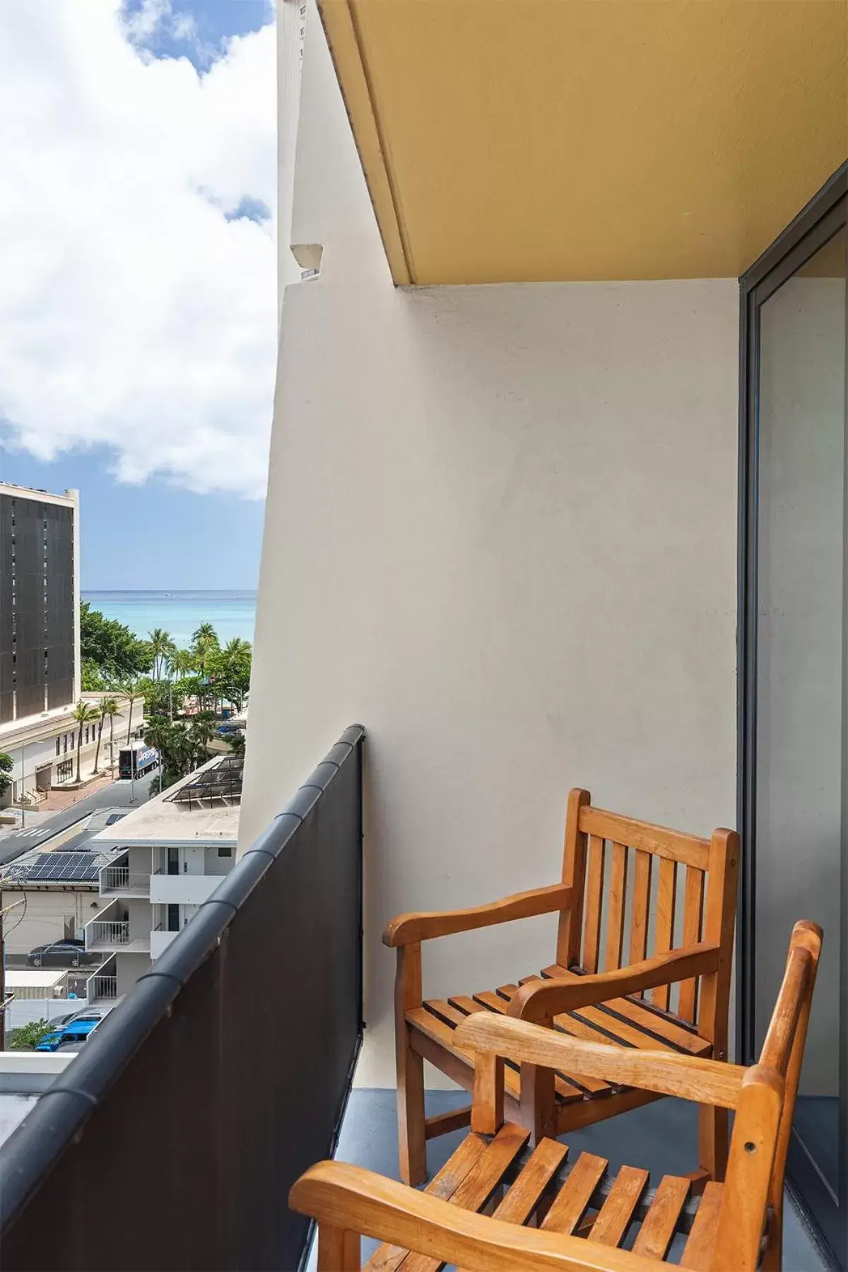 Sea view, Balcony/Terrace in Castle Bamboo Waikiki Hotel
