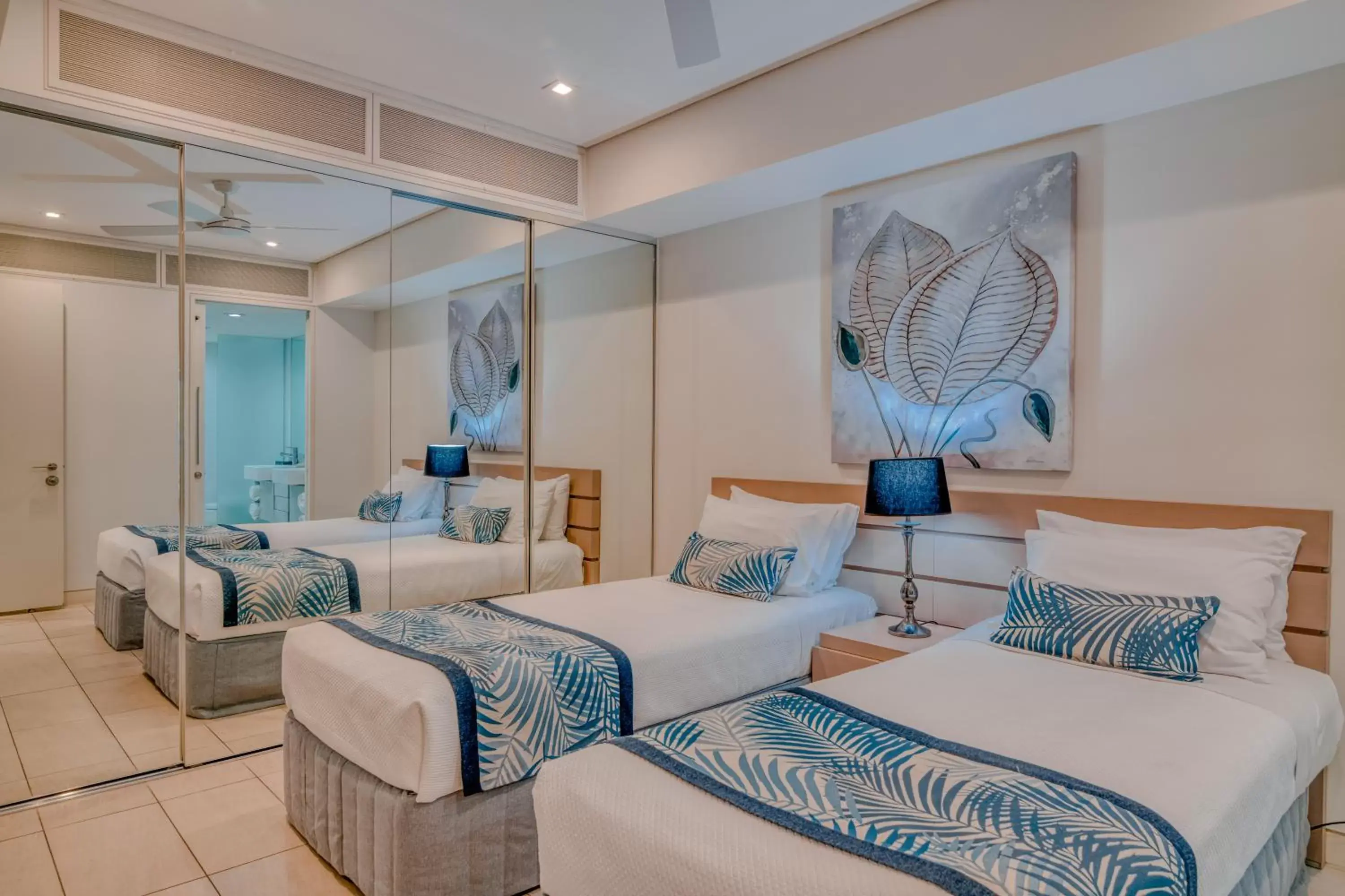 Bedroom, Bed in Coconut Grove