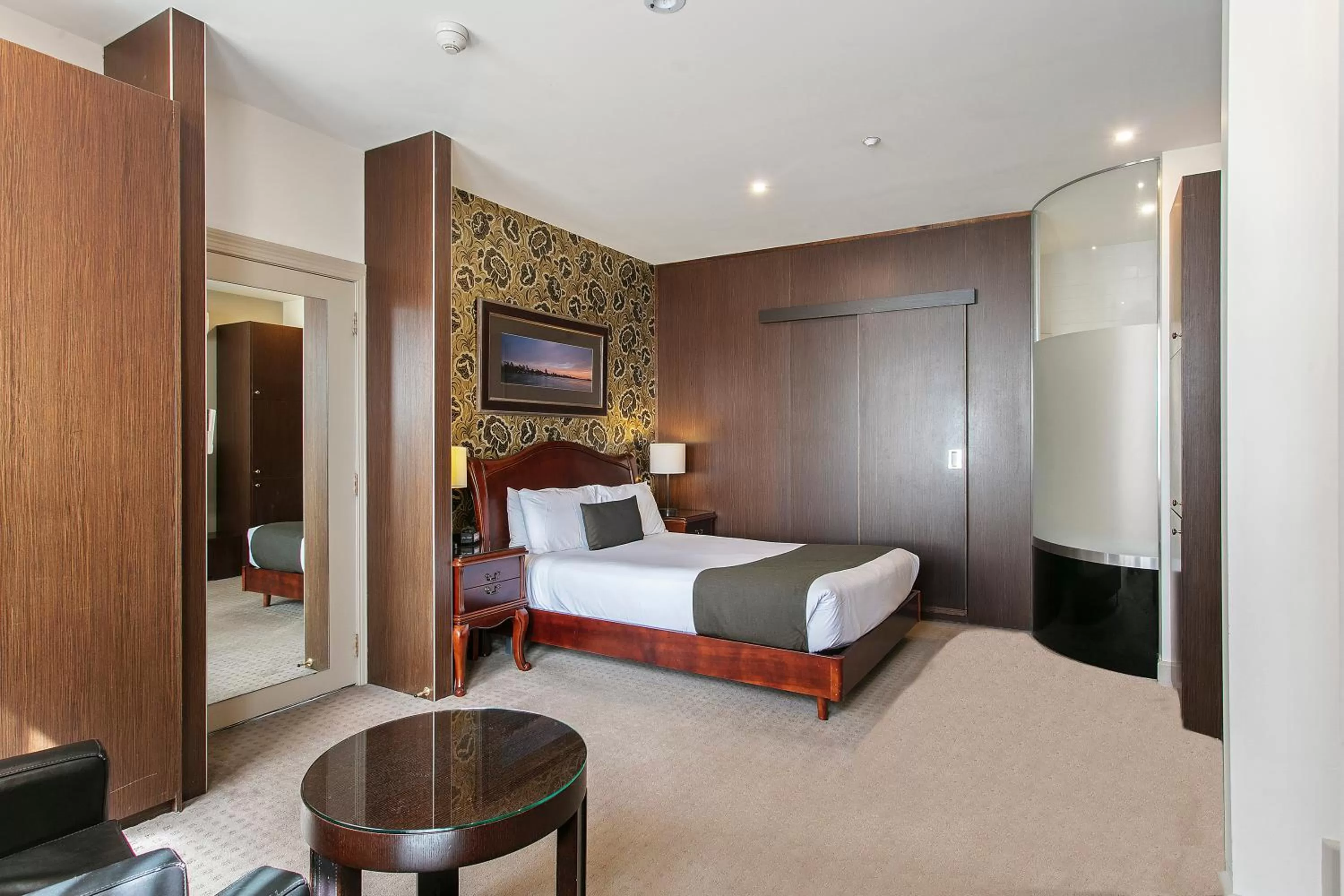 Executive Family Room with Spa Bath in Quality Inn Heritage on Lydiard