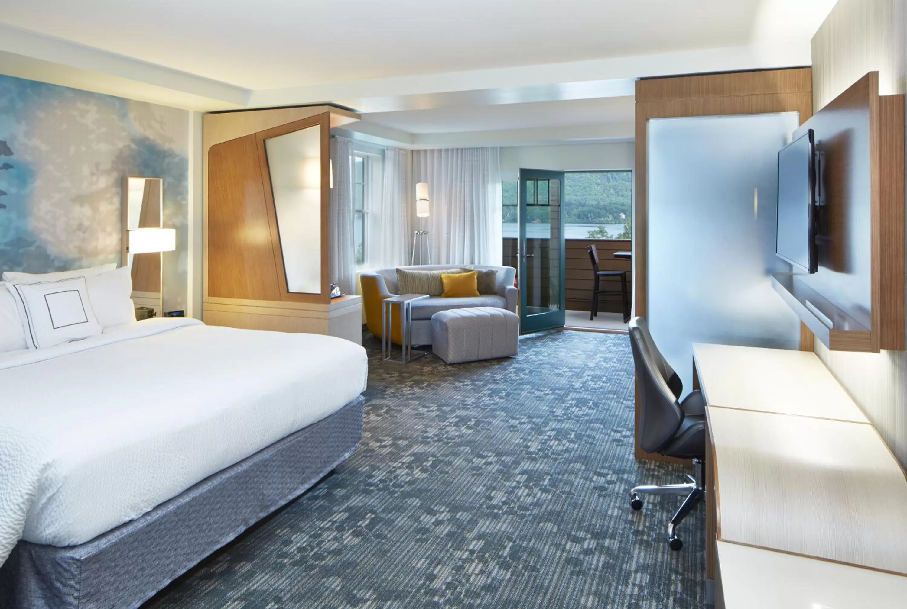 Photo of the whole room, Bed in Courtyard by Marriott Lake George