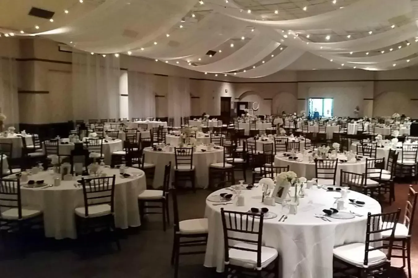 Banquet/Function facilities, Restaurant/Places to Eat in Potawatomi Inn & Cabins