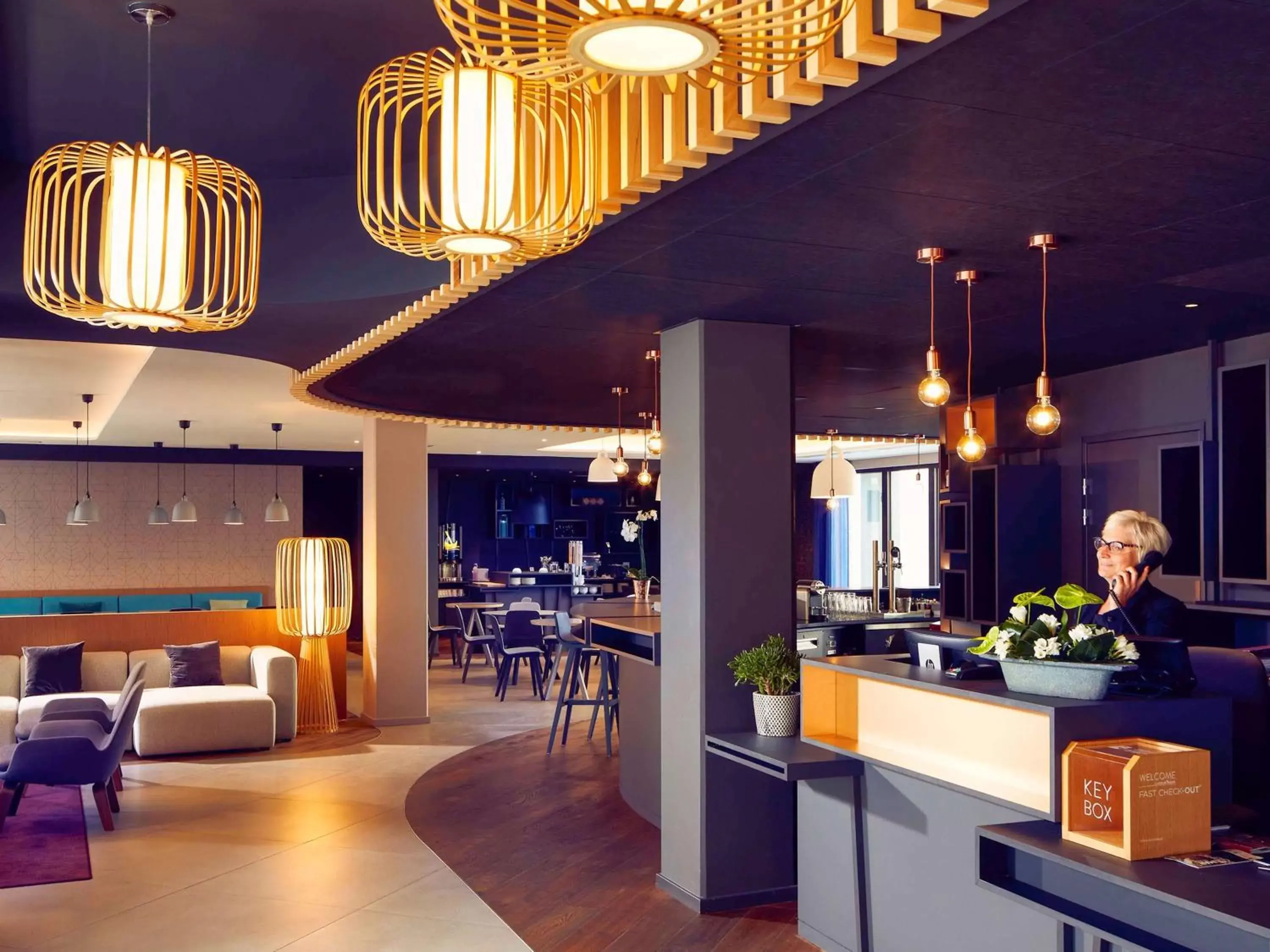 Lounge or bar, Restaurant/Places to Eat in Novotel Suites Colmar Centre