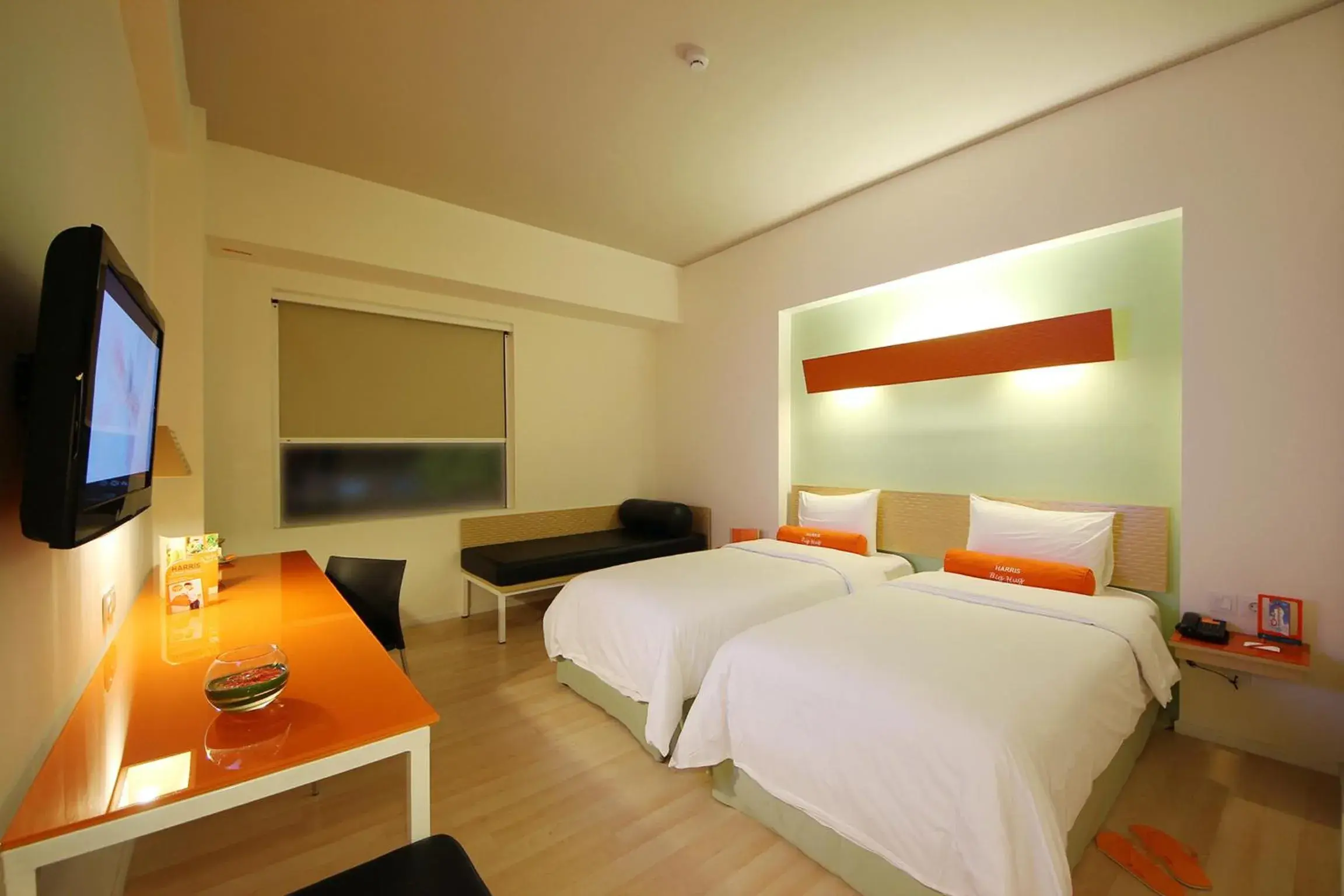 Bed in Harris Hotel Sentul City Bogor