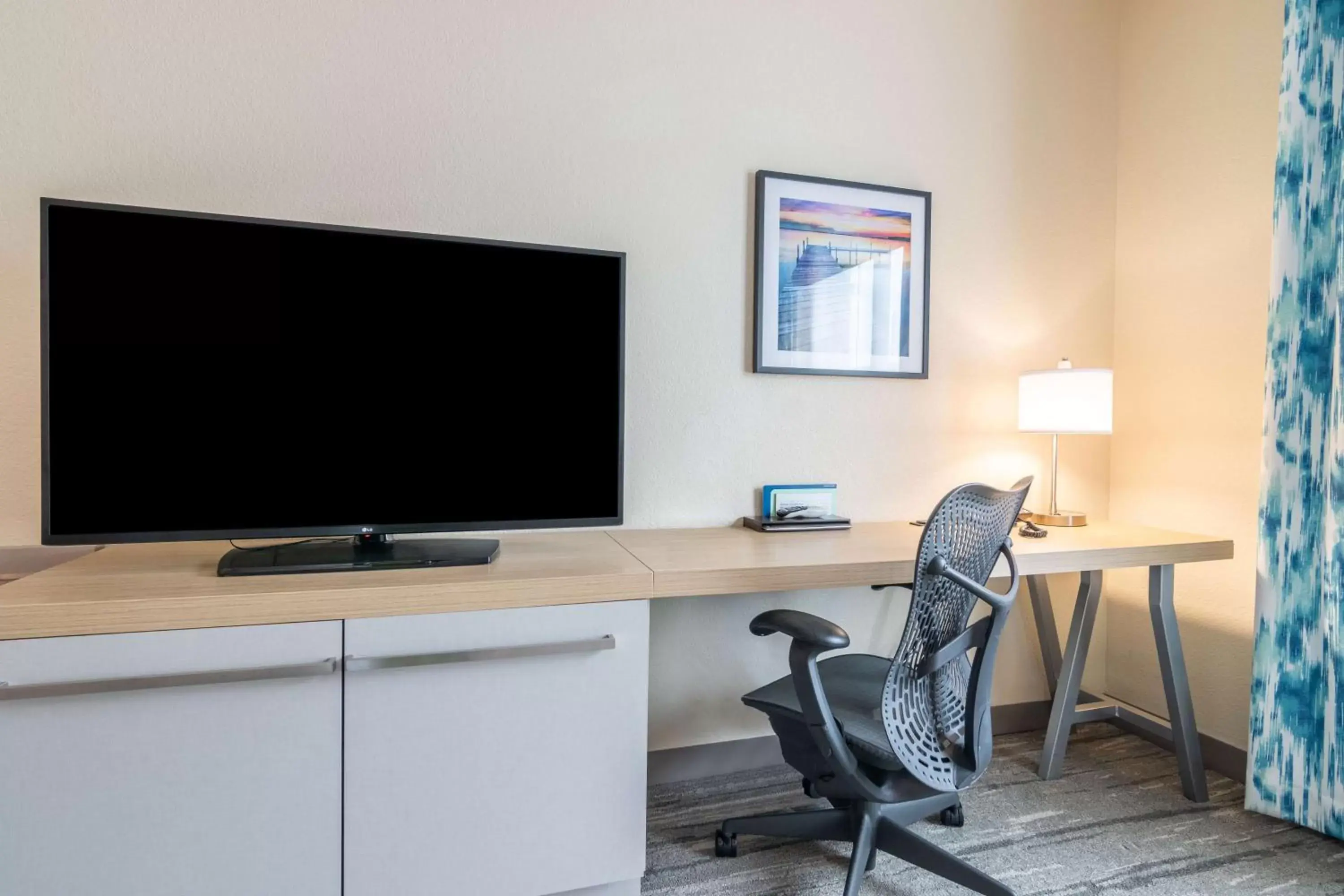 Bedroom in Hilton Garden Inn Madison West/Middleton Bedroom in Hilton Garden Inn Madison West/Middleton