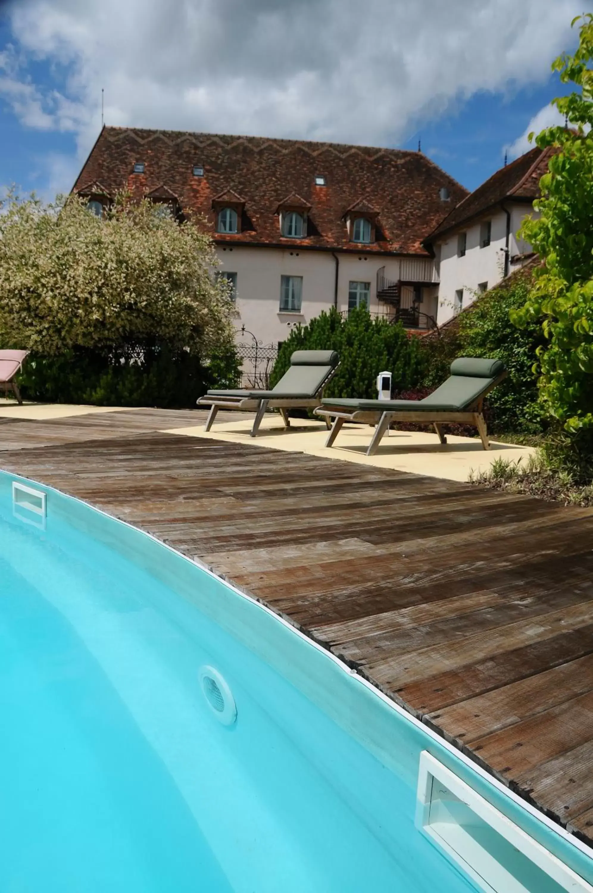 Balcony/Terrace, Swimming Pool in Hostellerie de la Tour d'Auxois