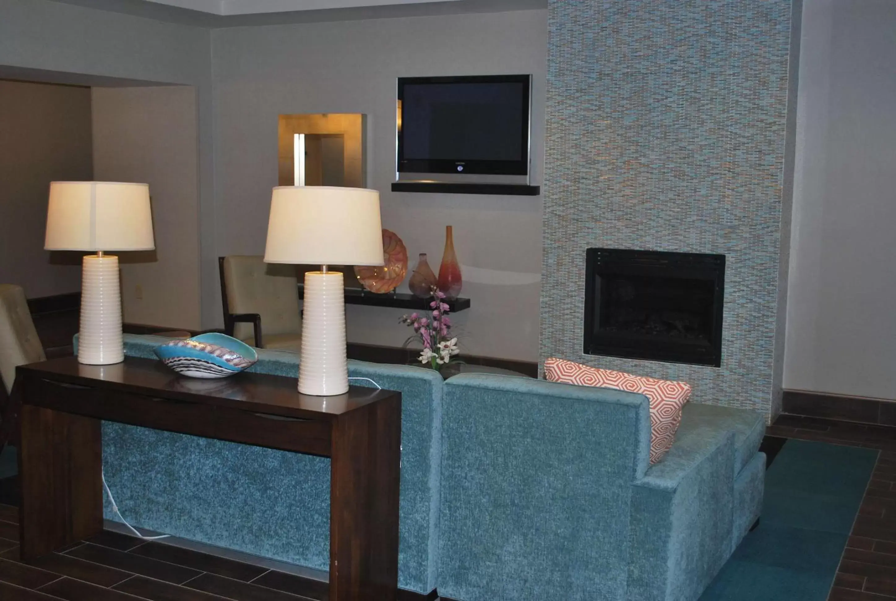 Lobby or reception, TV/Entertainment Center in Hampton Inn By Hilton Shreveport Airport, La