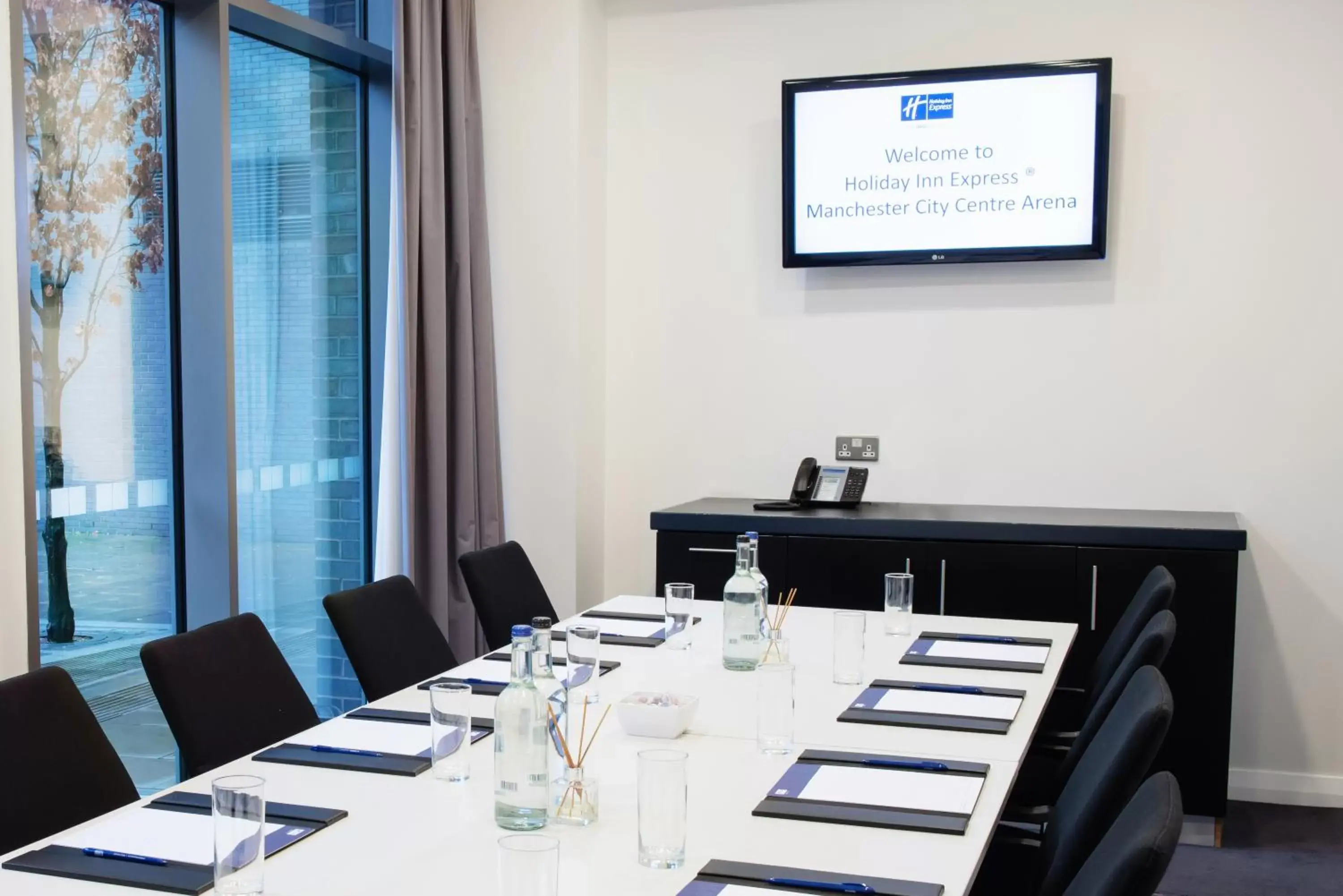 Meeting/conference room in Holiday Inn Express Manchester City Centre Arena, an IHG Hotel