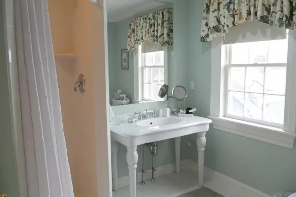 Bathroom in Compass Rose Inn