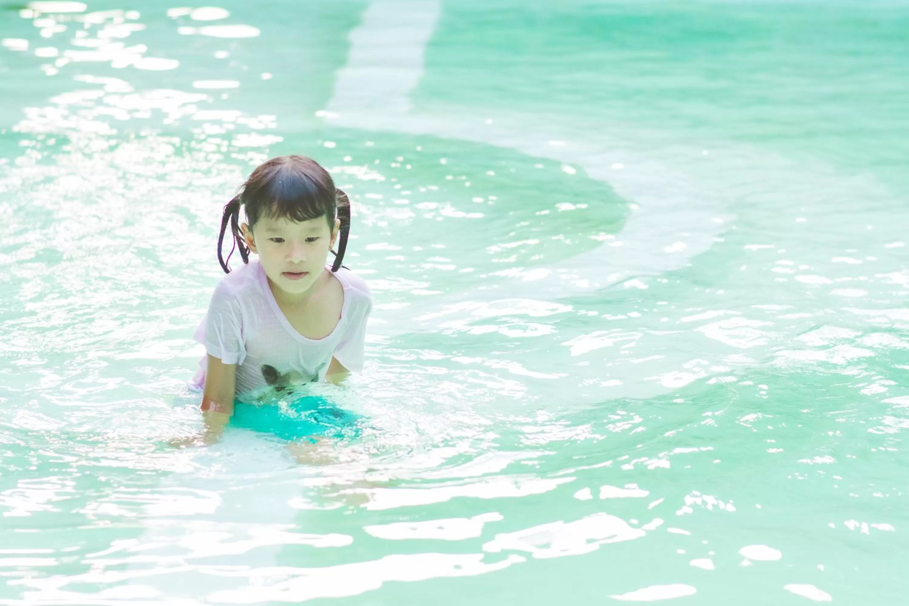 Swimming pool in Joy's House & Tour