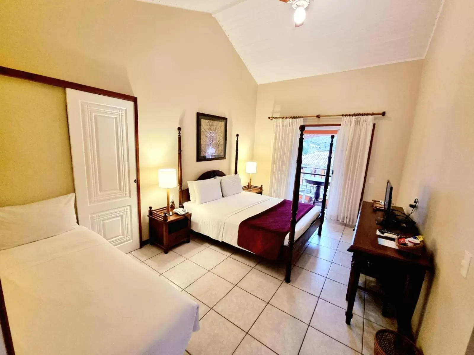 Bed in Pousada Corsario Buzios