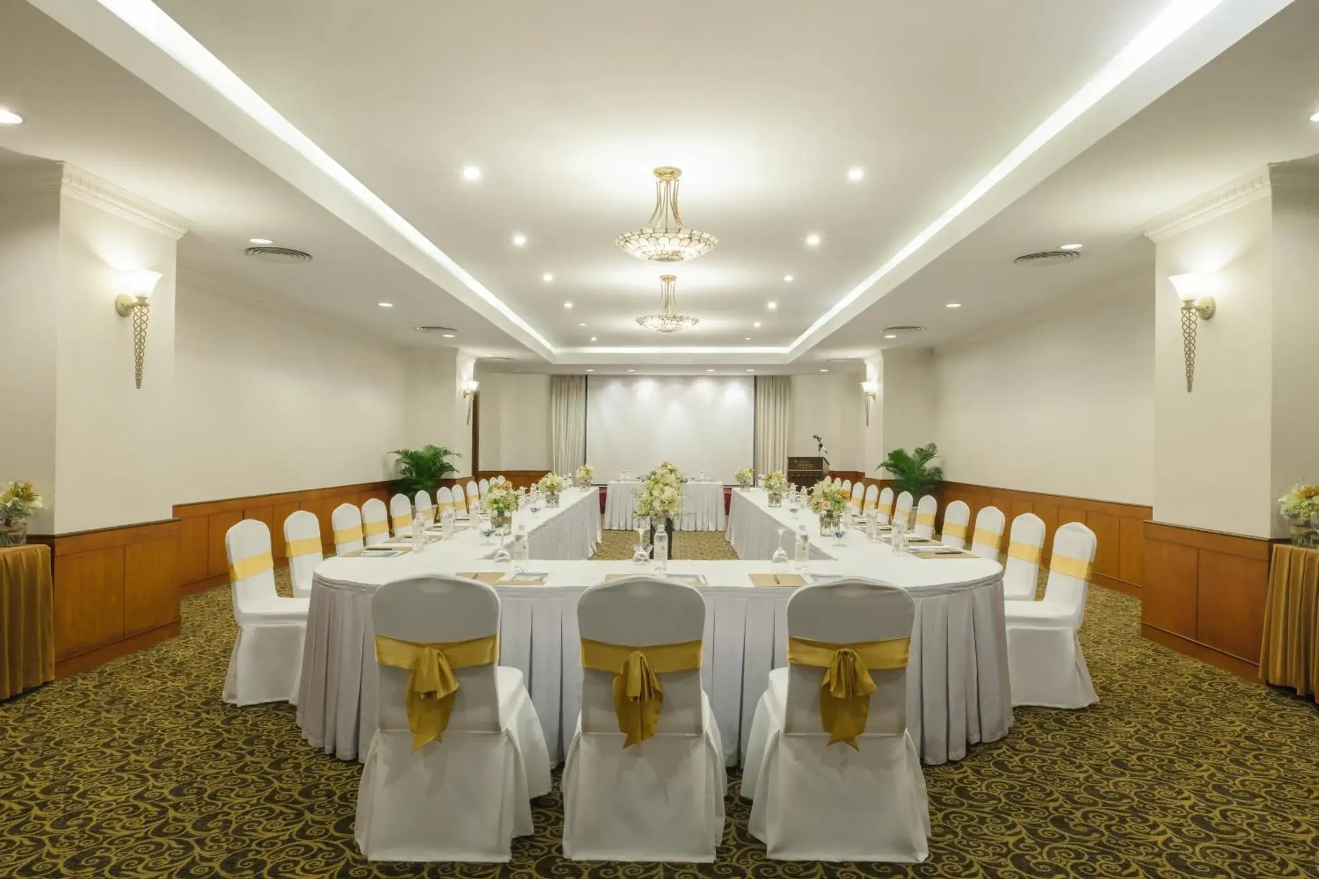 Meeting/conference room, Banquet Facilities in Sunrise Nha Trang Beach Hotel & Spa